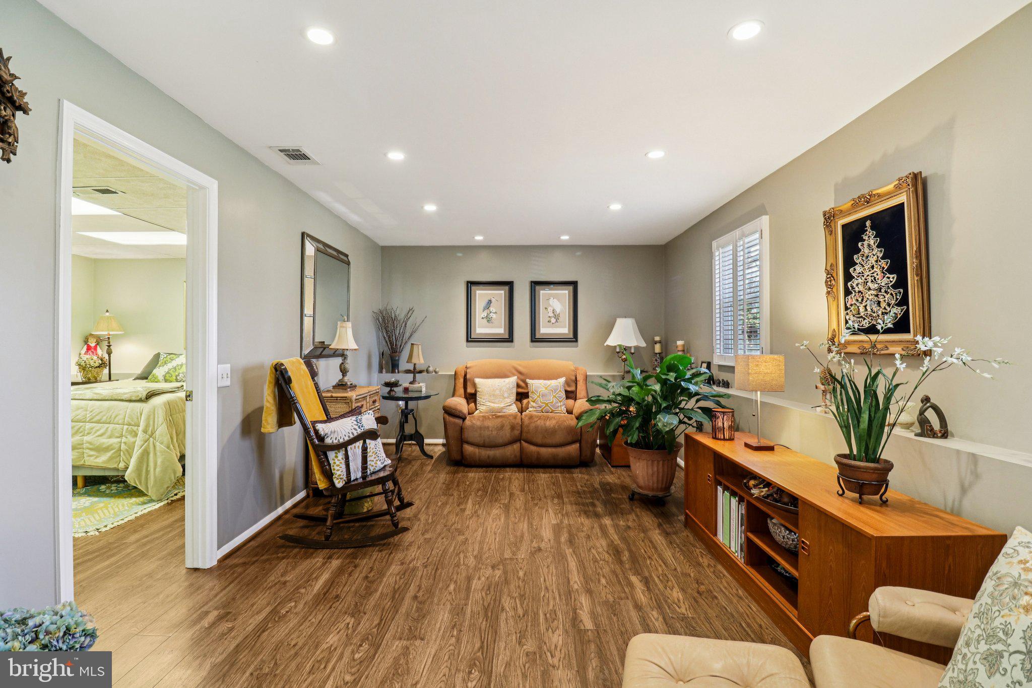 WHITE OAK VILLAGE SUB - Residential