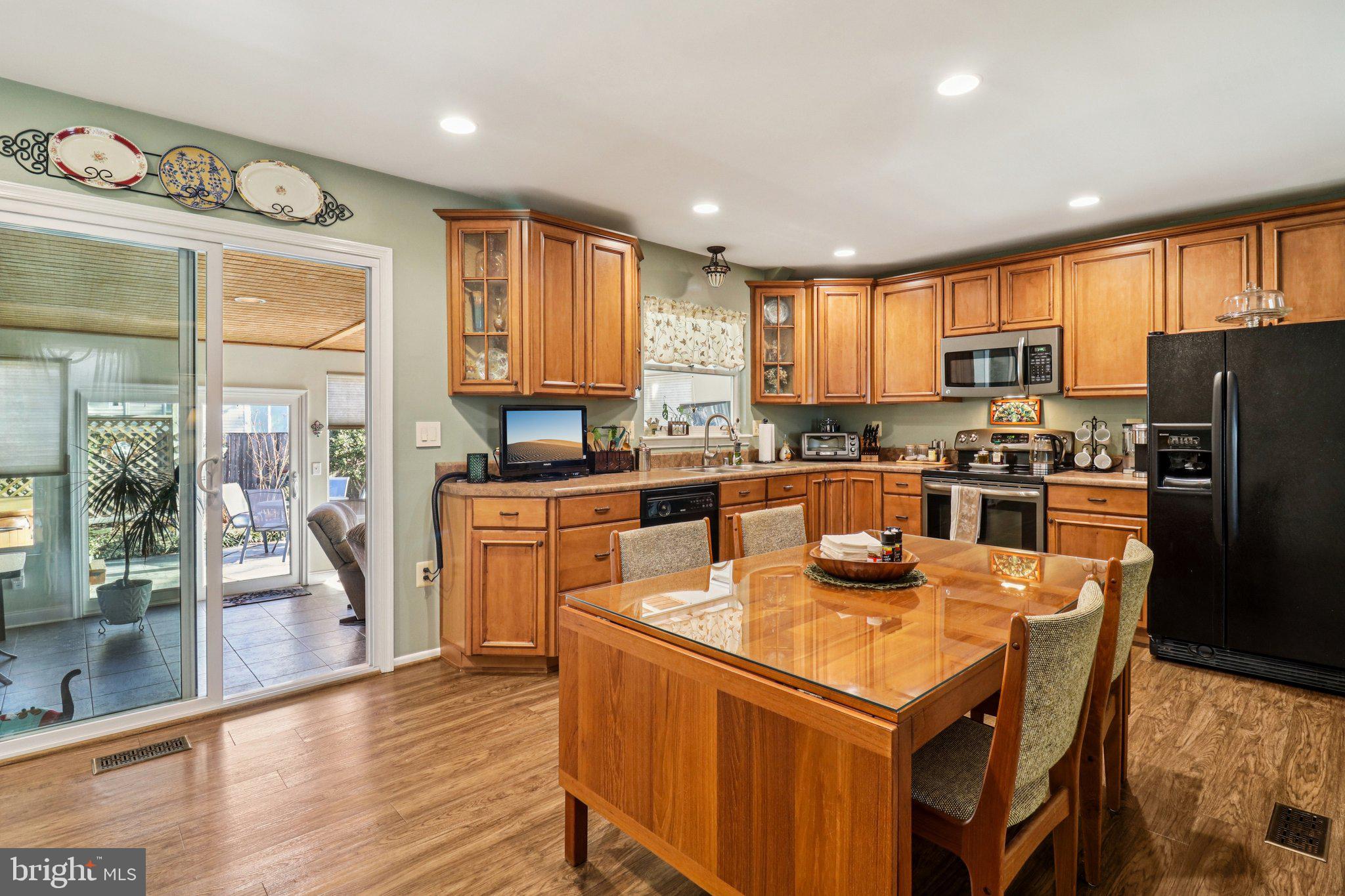 WHITE OAK VILLAGE SUB - Residential