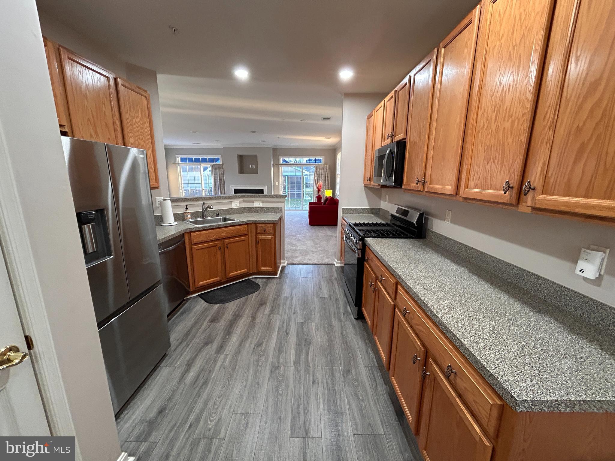 CAMERON GROVE - Residential