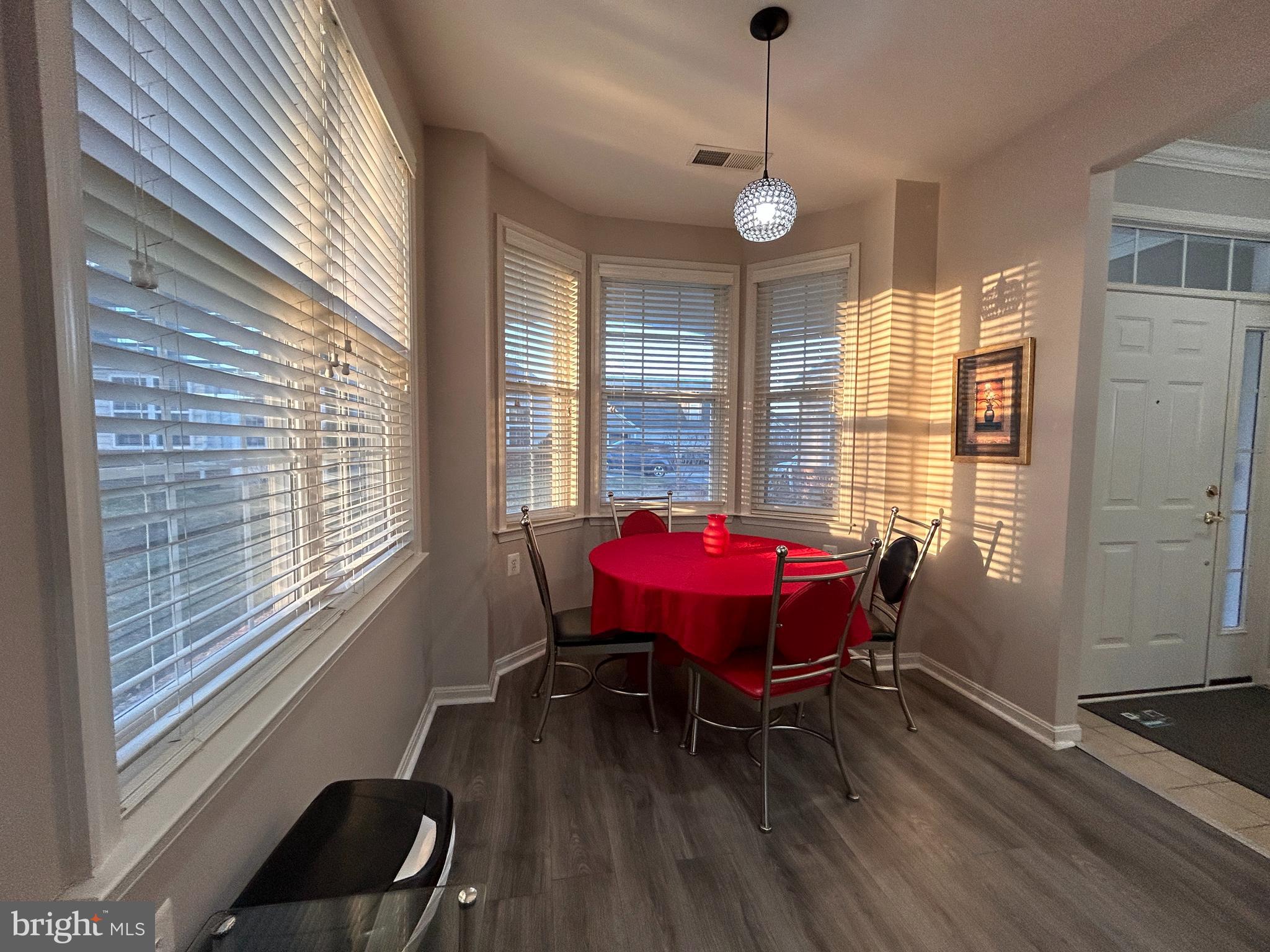 CAMERON GROVE - Residential