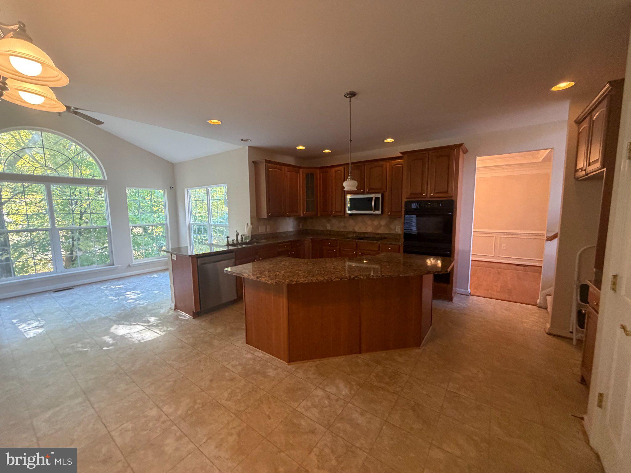 1 CRESCENT LINKS DRIVE