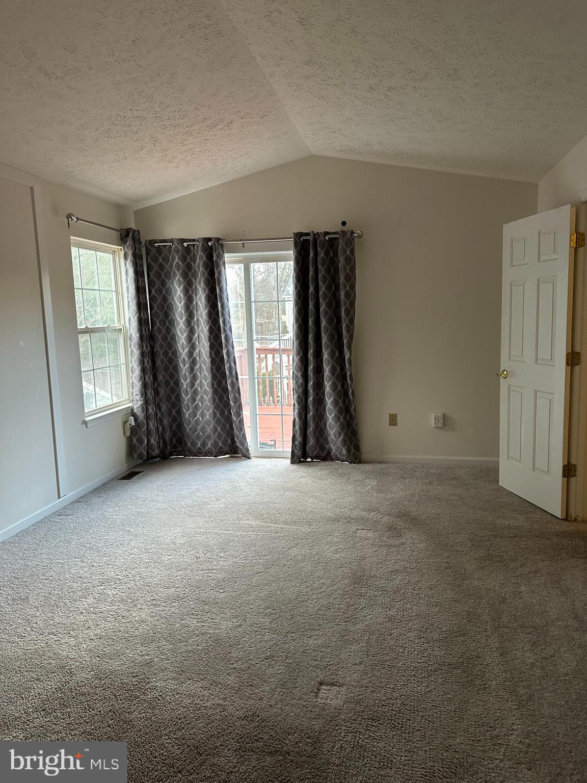 MOUNTAIN VIEW - Residential