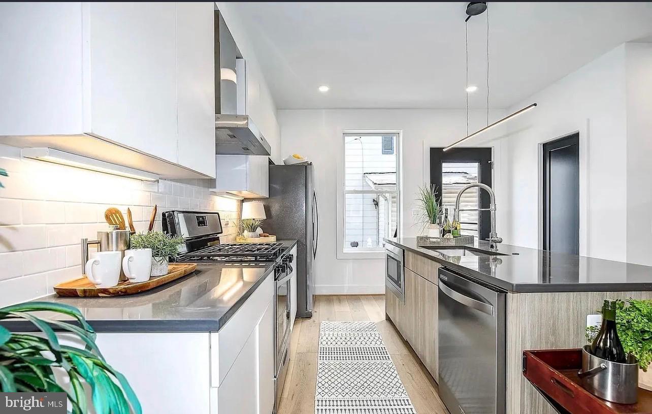 1018 BRYANT STREET NE 2