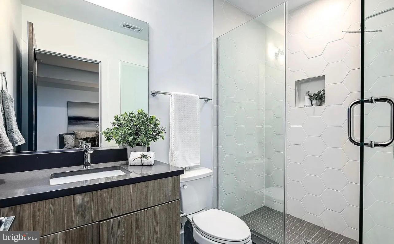 1018 BRYANT STREET NE 2