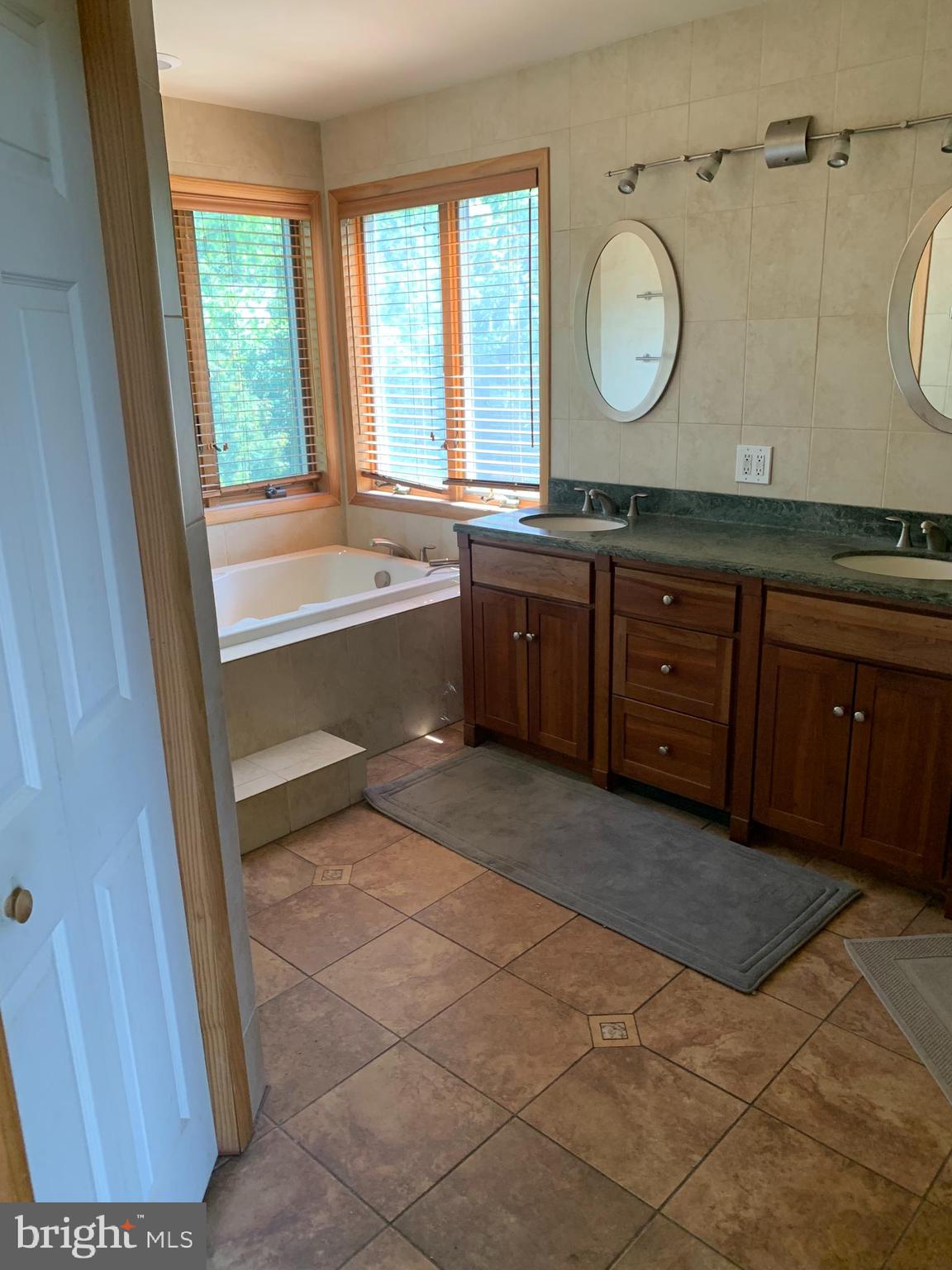 BLUE BELL GDNS - Residential