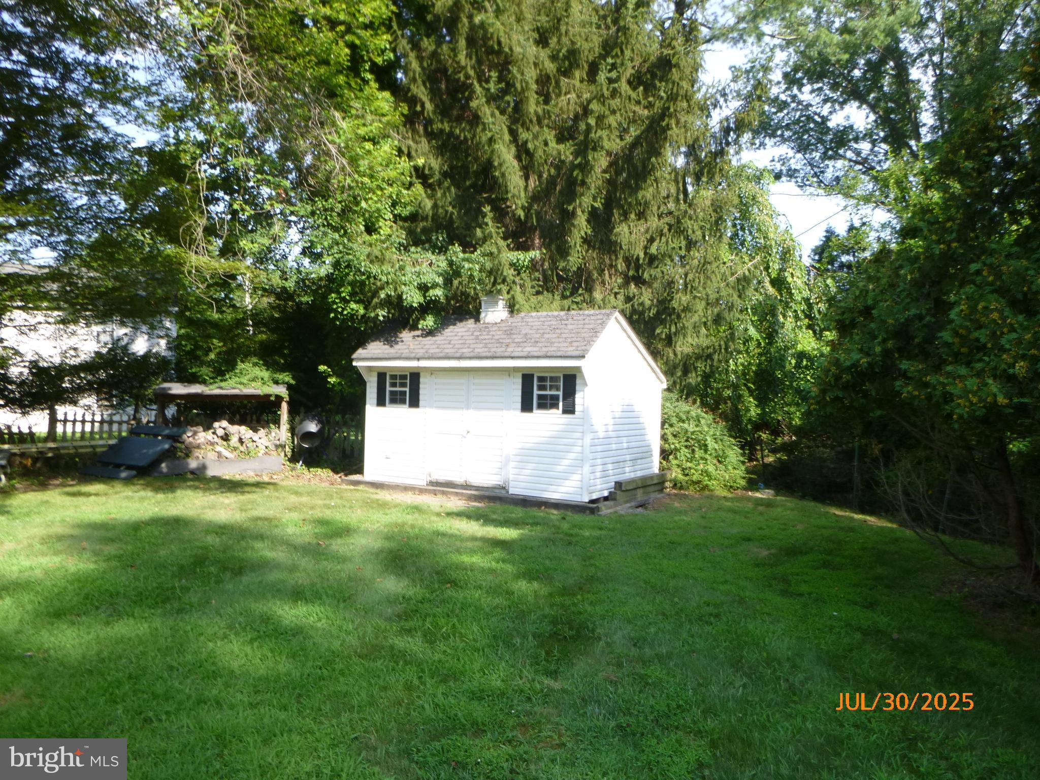 BLUE BELL GDNS - Residential