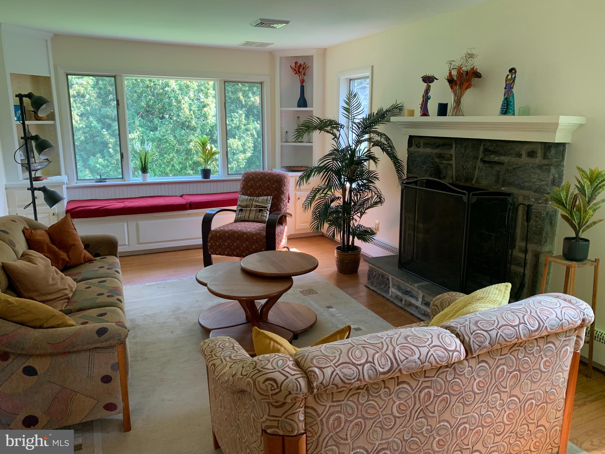 BLUE BELL GDNS - Residential