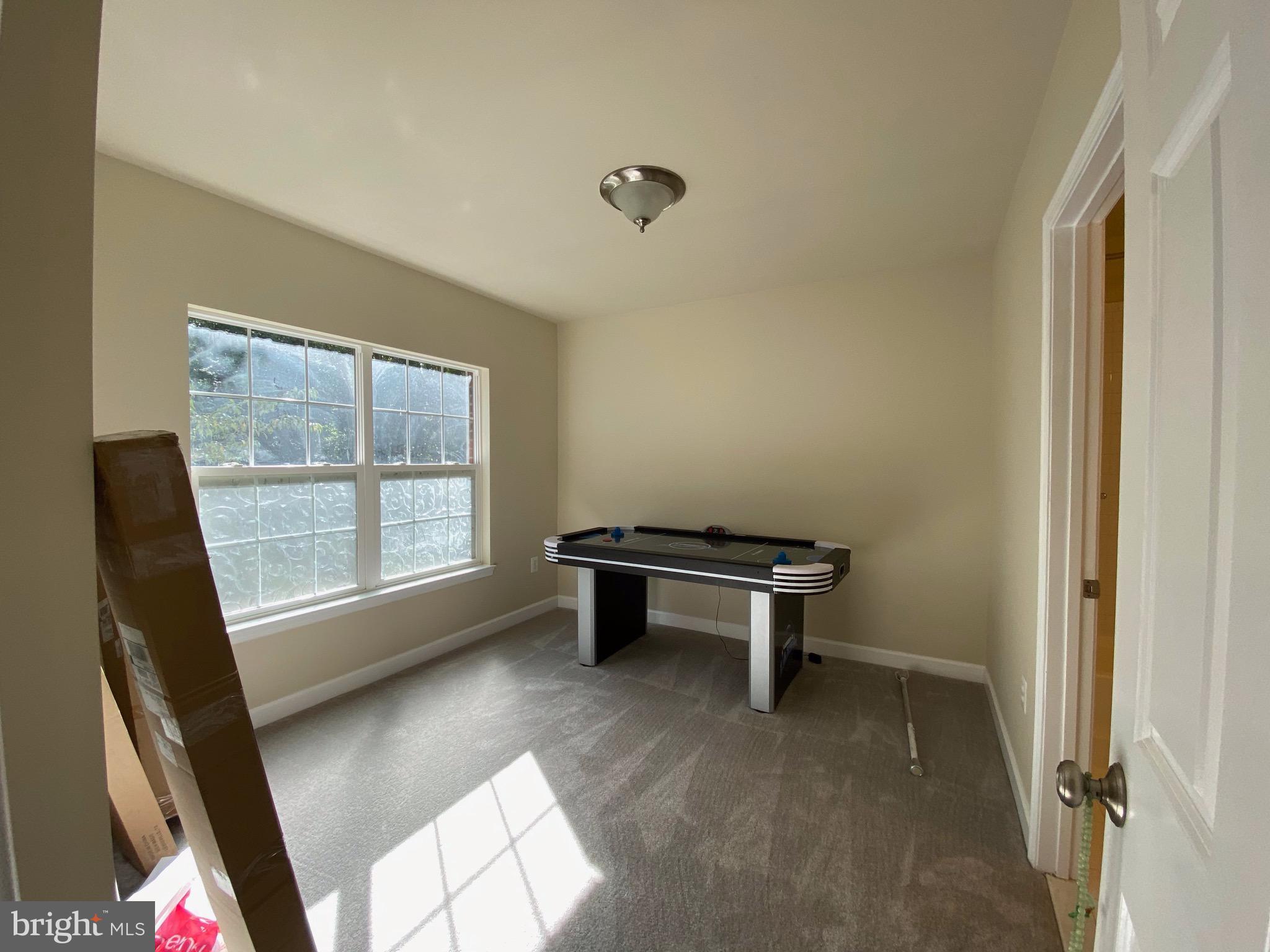 FAIR LAKES - Residential Lease