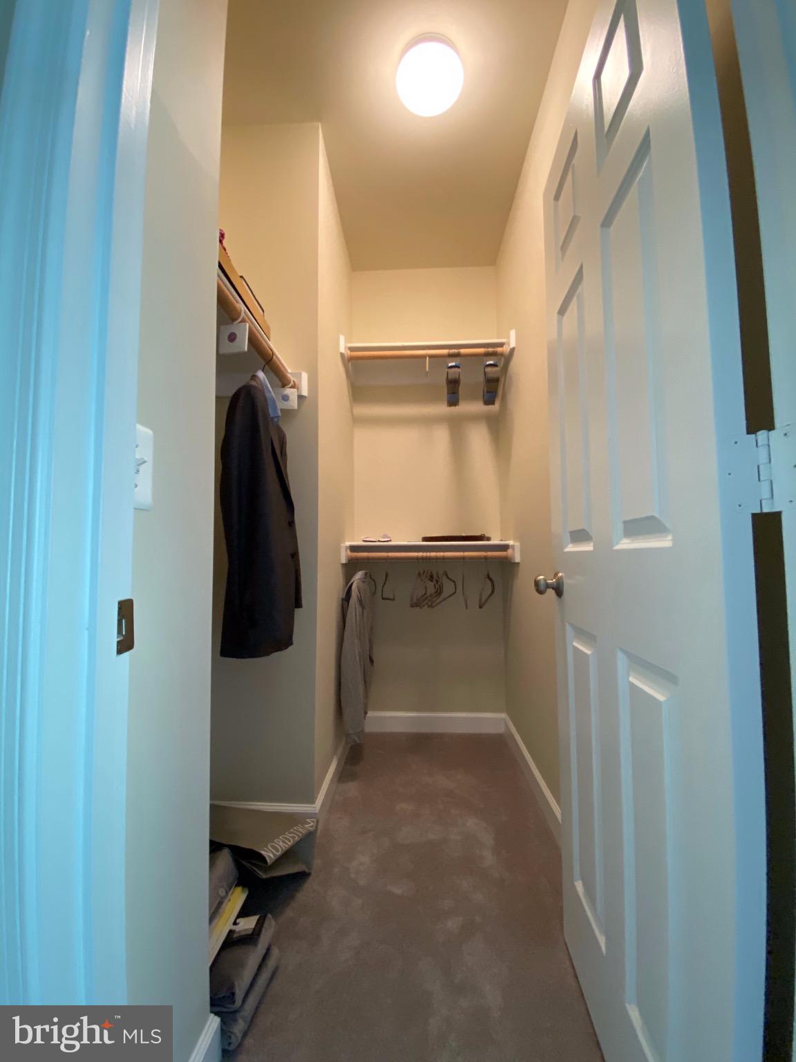 FAIR LAKES - Residential Lease