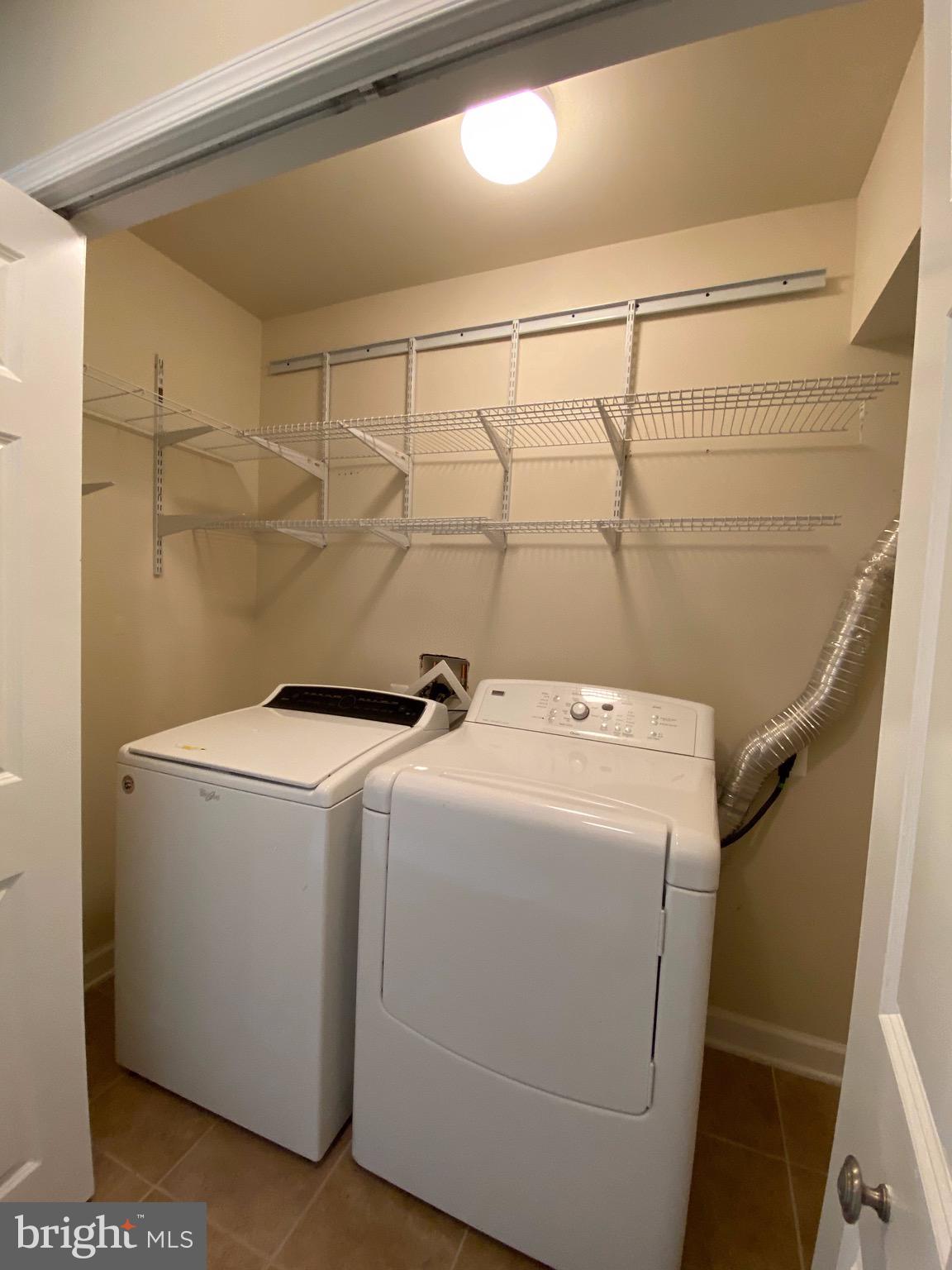 FAIR LAKES - Residential Lease