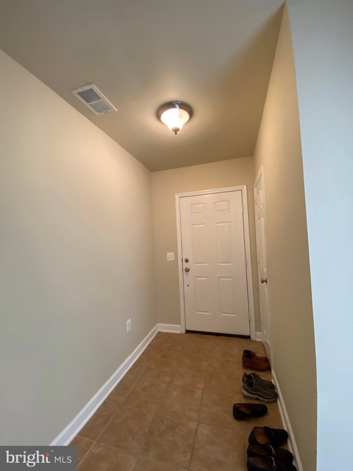 FAIR LAKES - Residential Lease