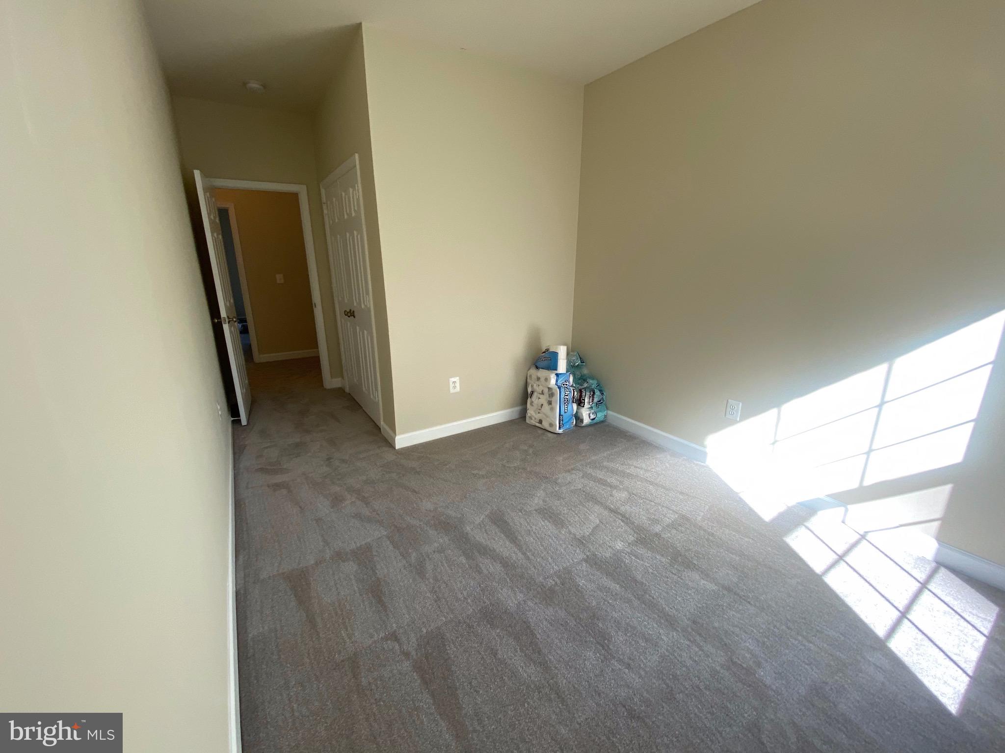 FAIR LAKES - Residential Lease