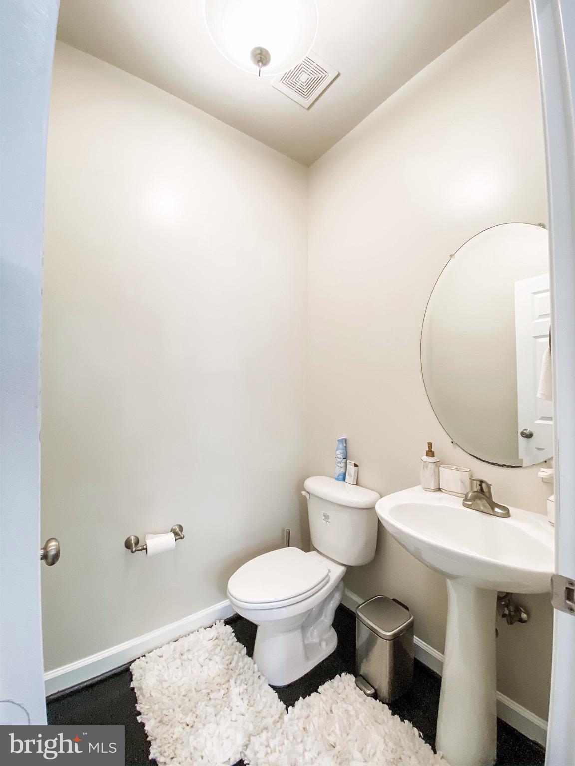 FAIR LAKES - Residential Lease