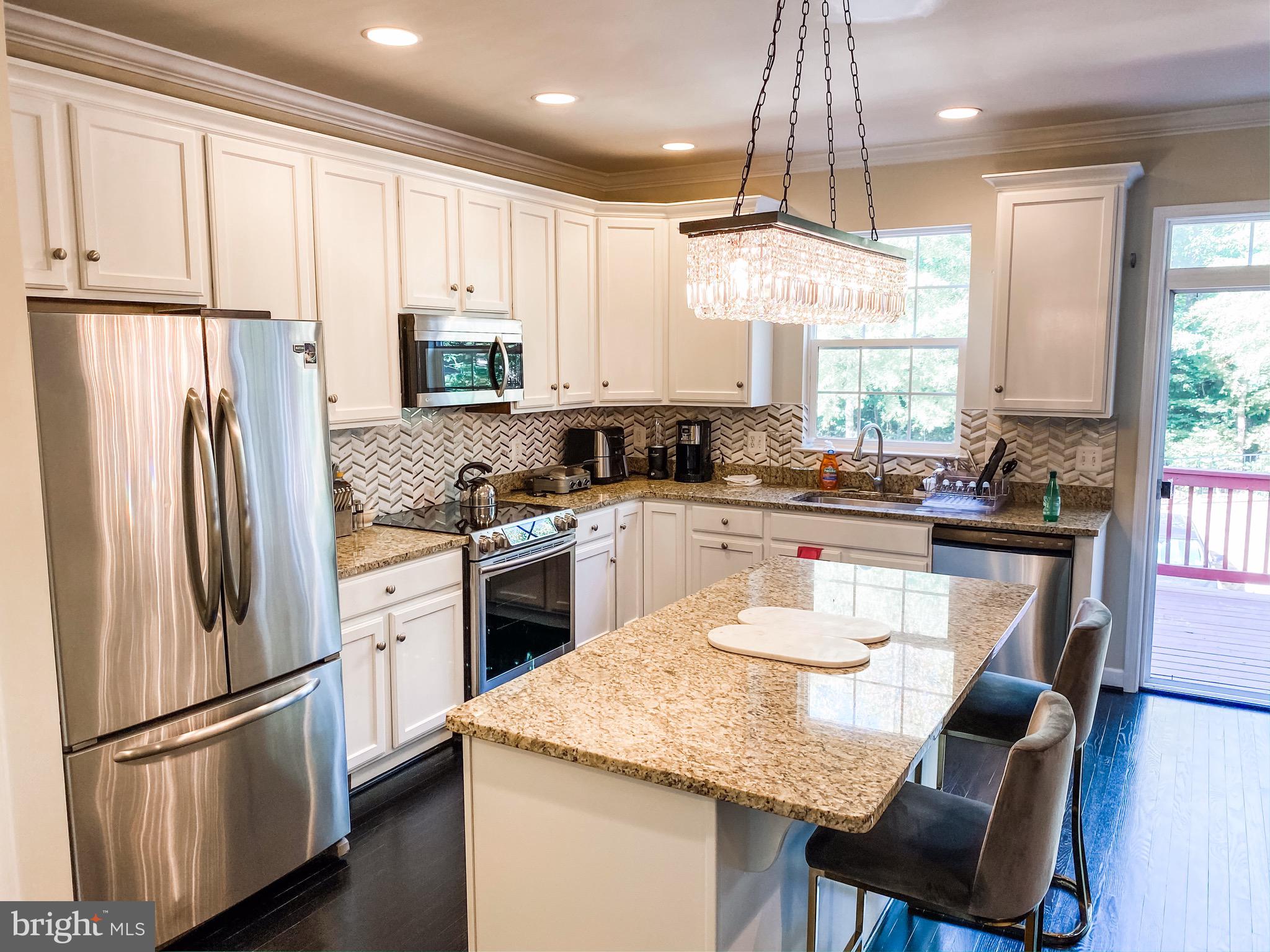 FAIR LAKES - Residential Lease