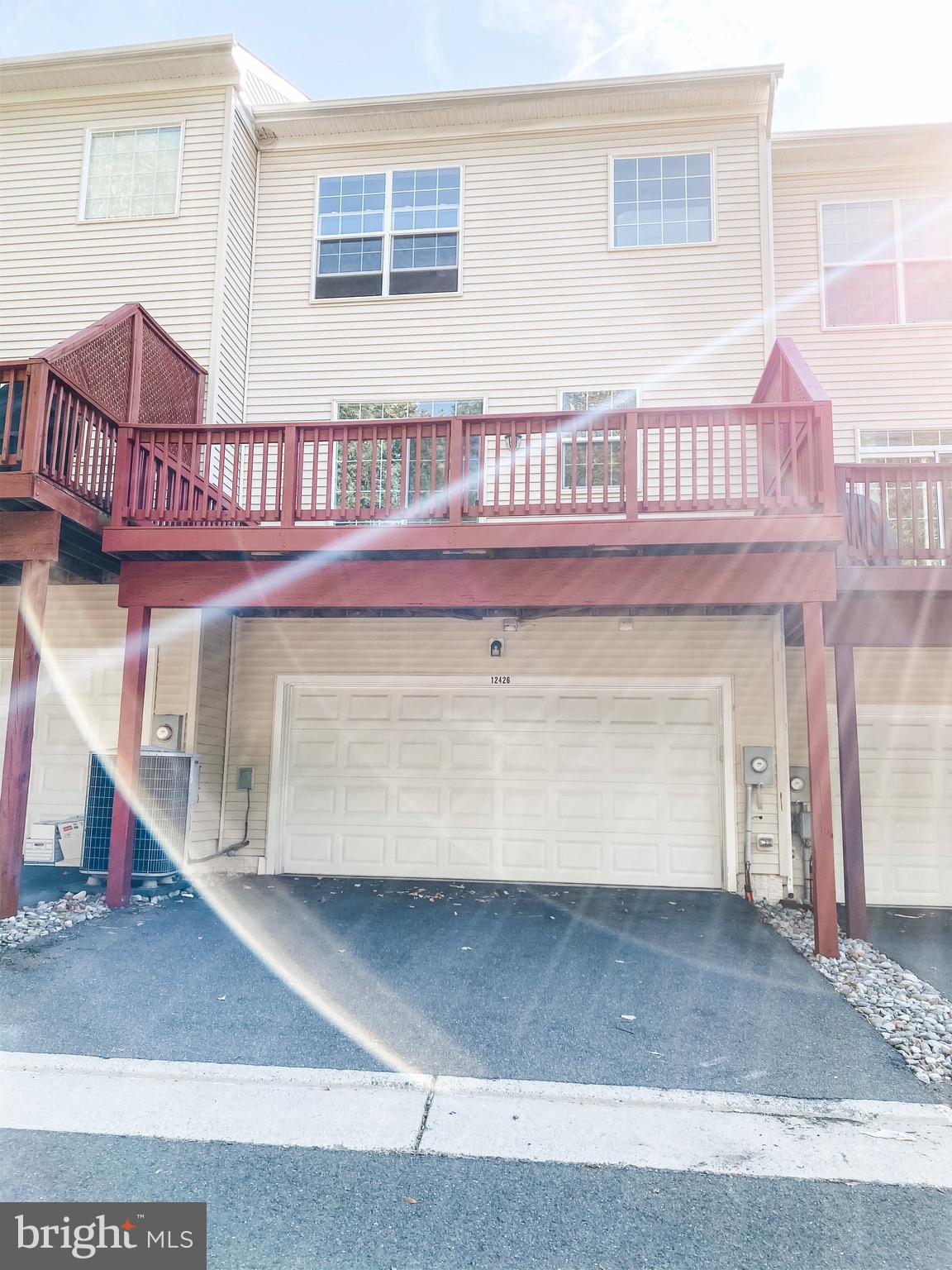 FAIR LAKES - Residential Lease