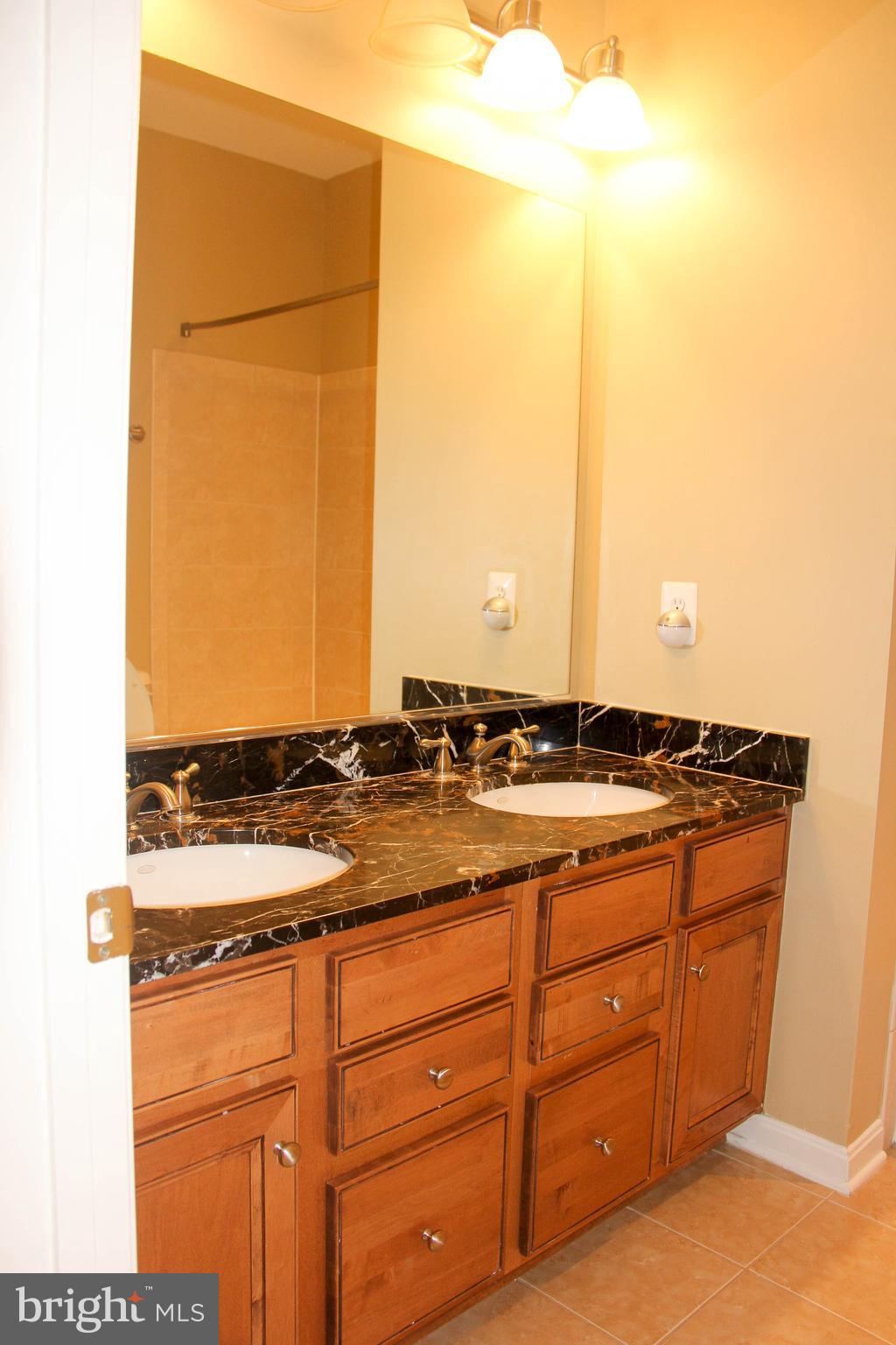 AMBERLEIGH - Residential Lease