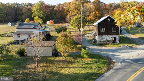 Photo of 894 Narvon Road, Narvon, PA 17555 (MLS # PALA2059650)