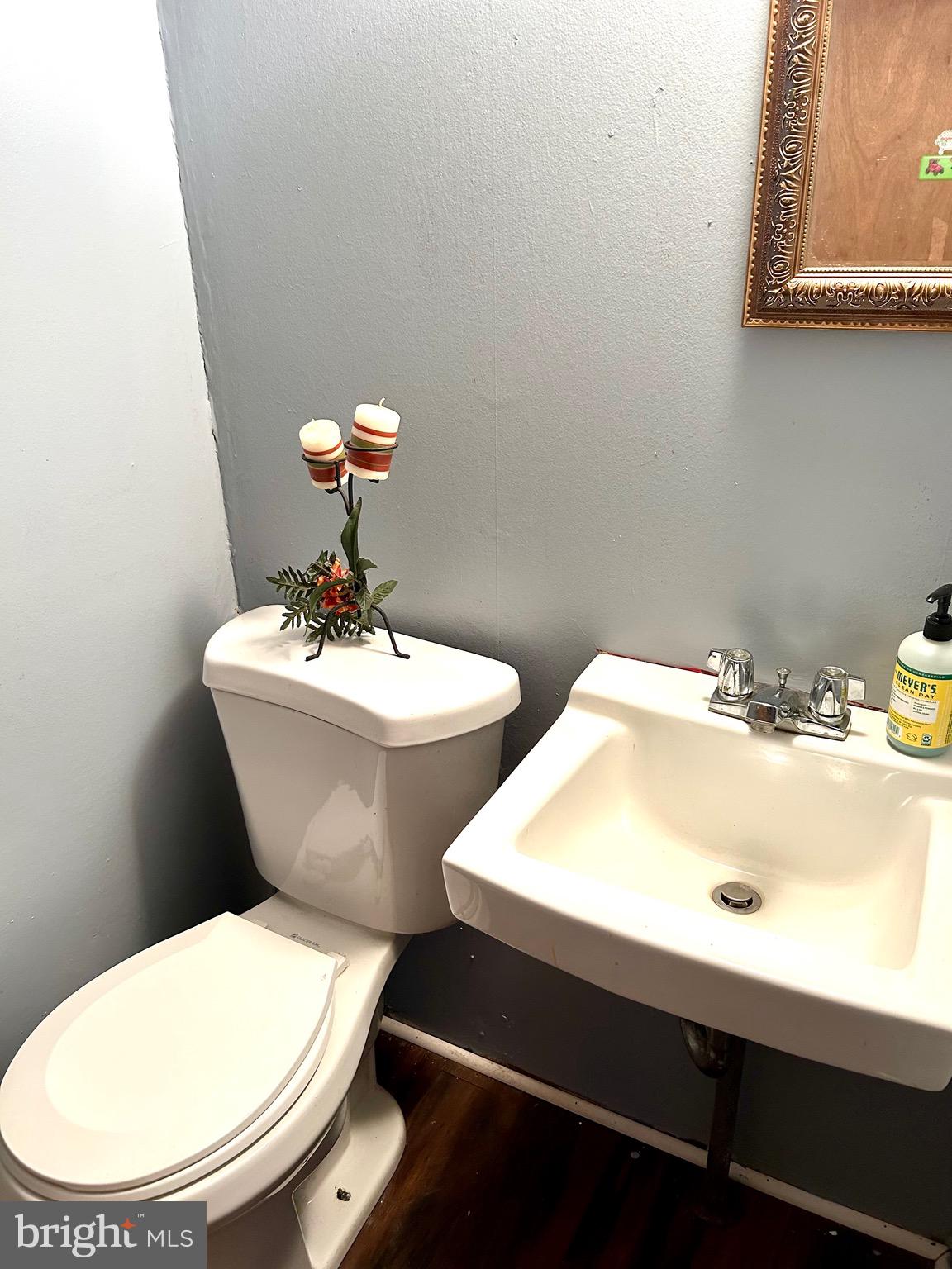 LAWNCREST - Residential