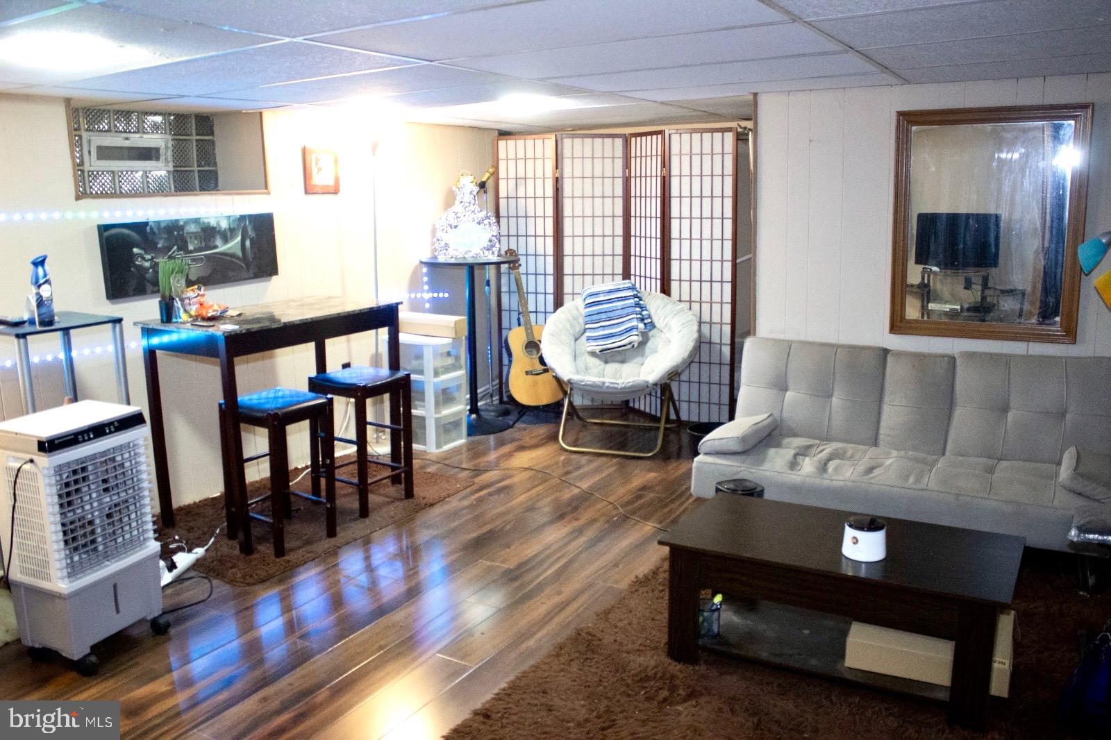 LAWNCREST - Residential