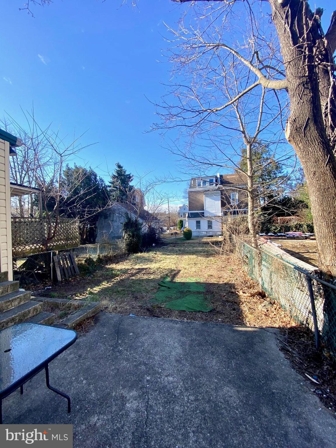 LAWNCREST - Residential