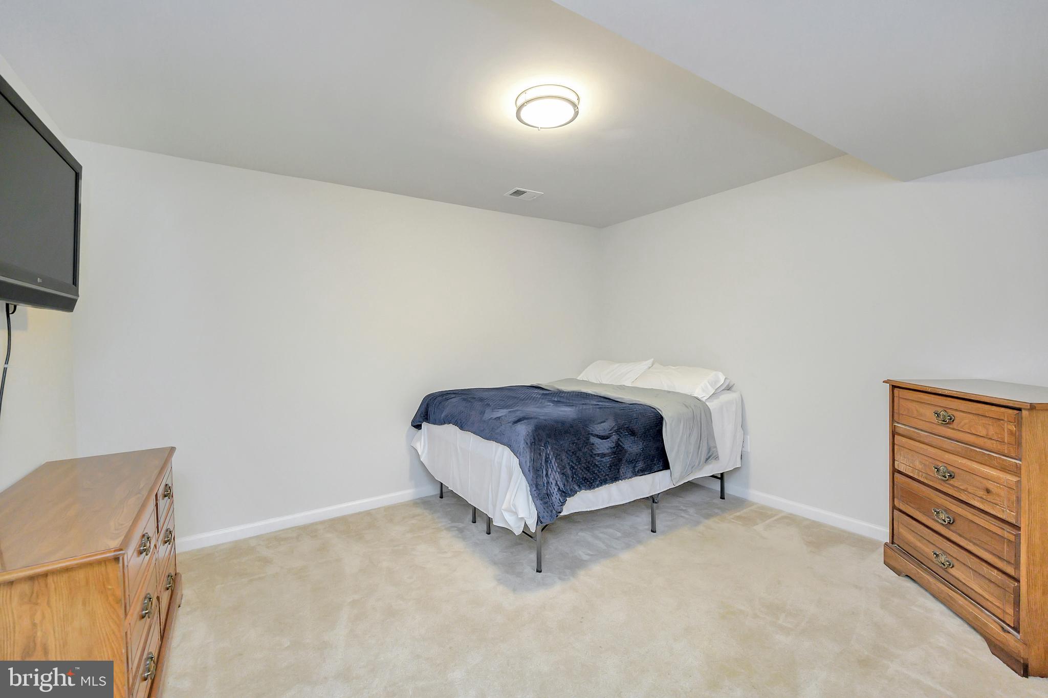 THE VILLAGE AT COURTHOUSE COMMONS - Residential