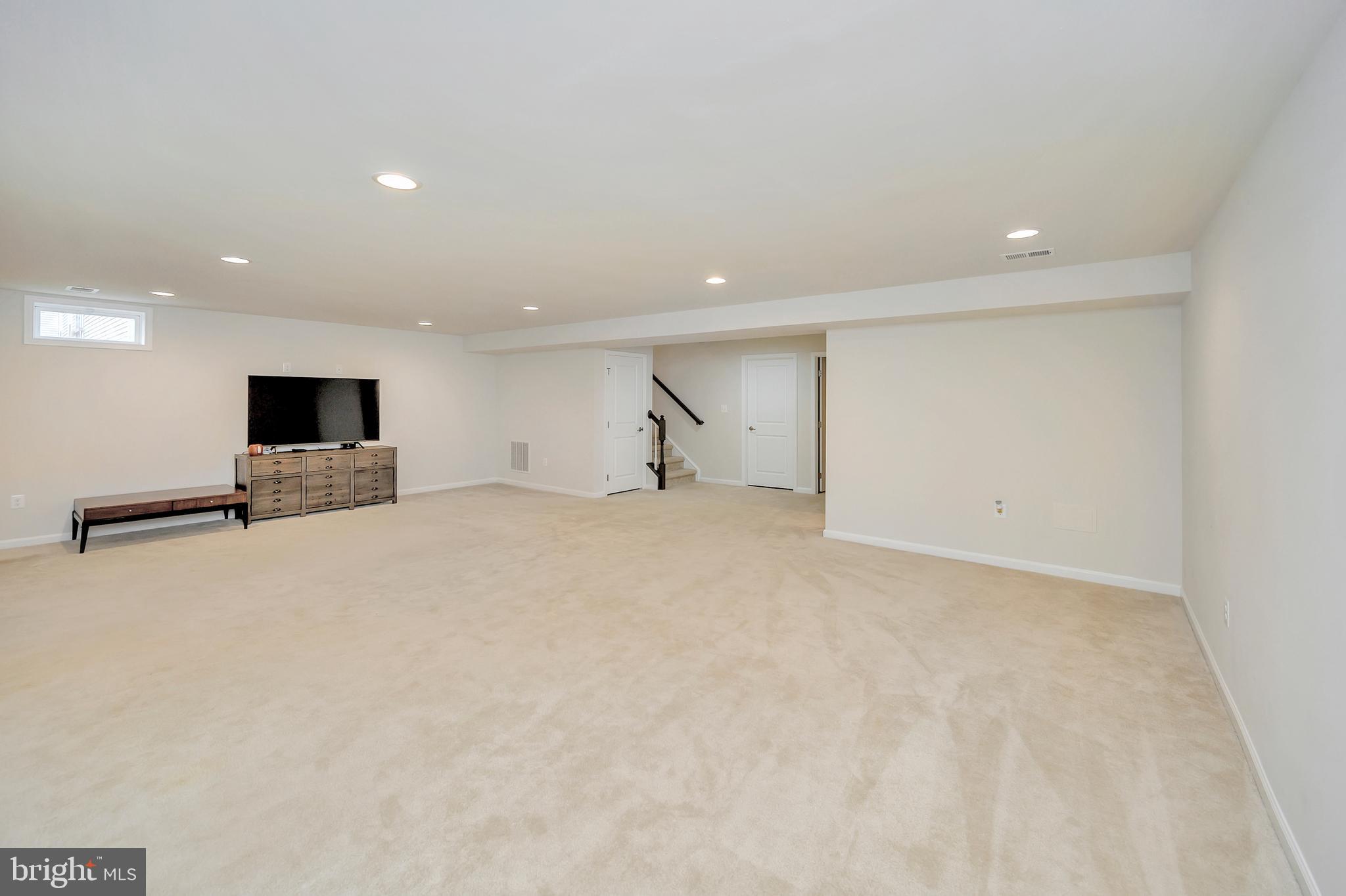 THE VILLAGE AT COURTHOUSE COMMONS - Residential