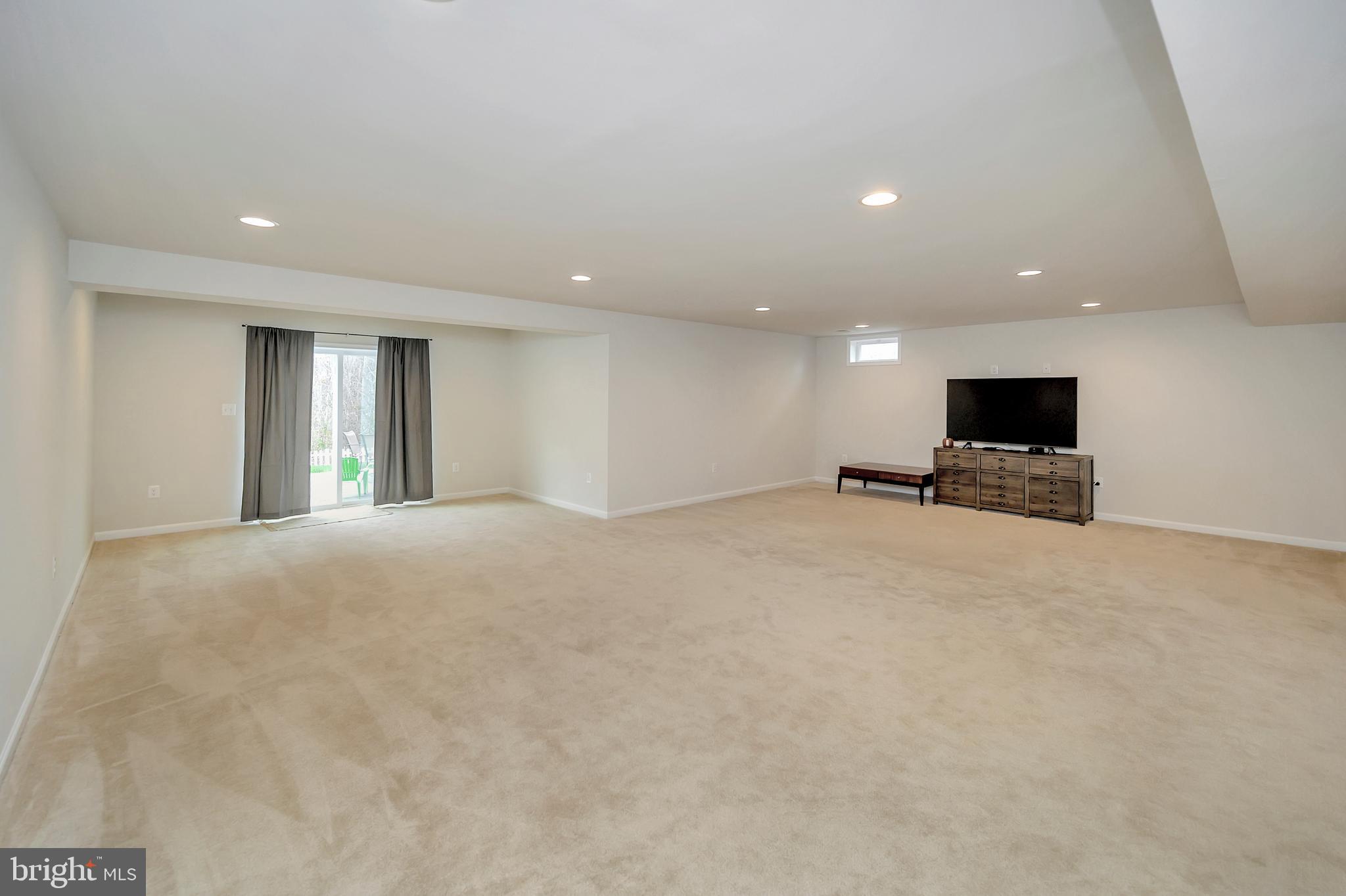 THE VILLAGE AT COURTHOUSE COMMONS - Residential