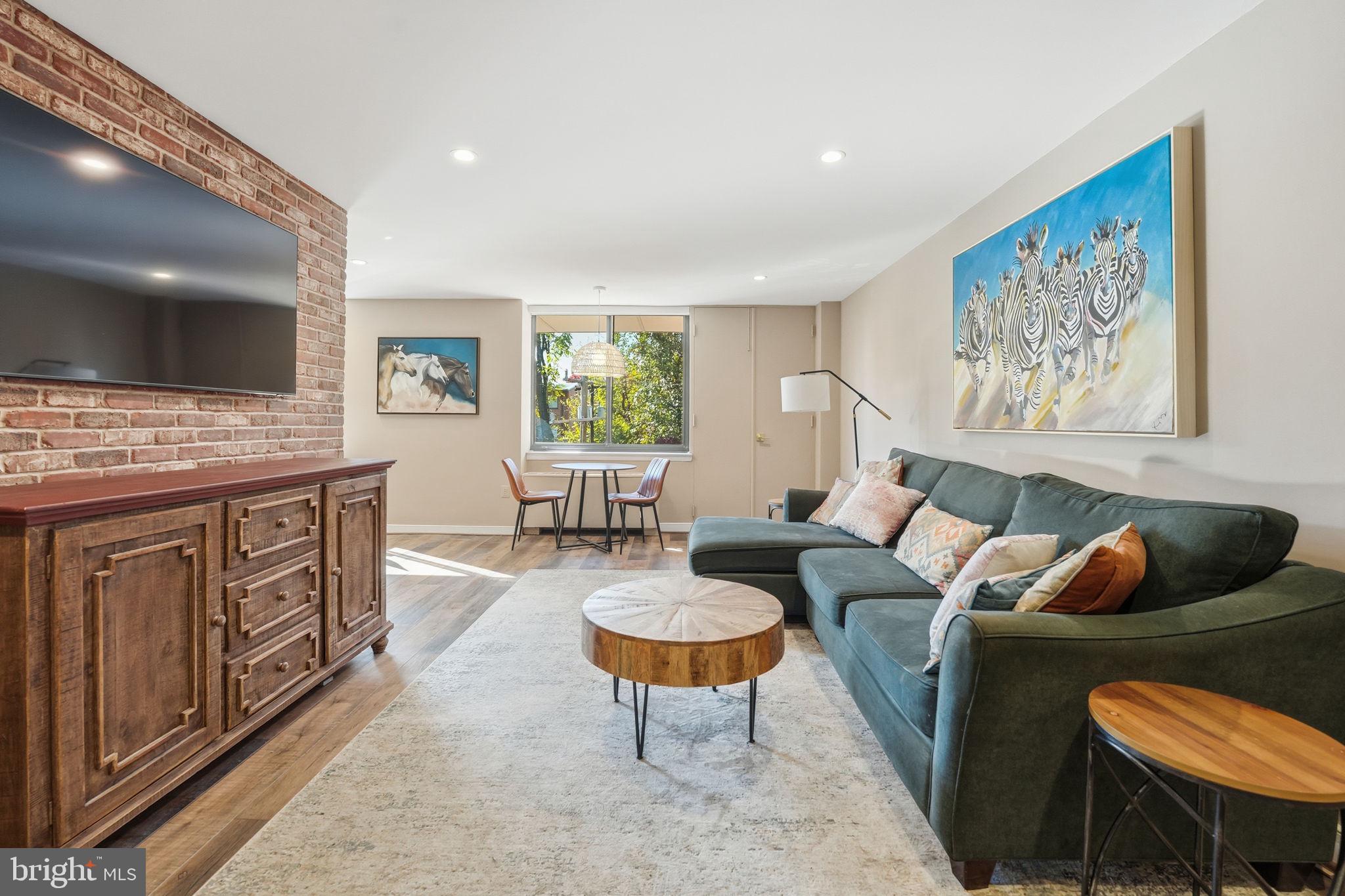 4390 LORCOM LANE 402