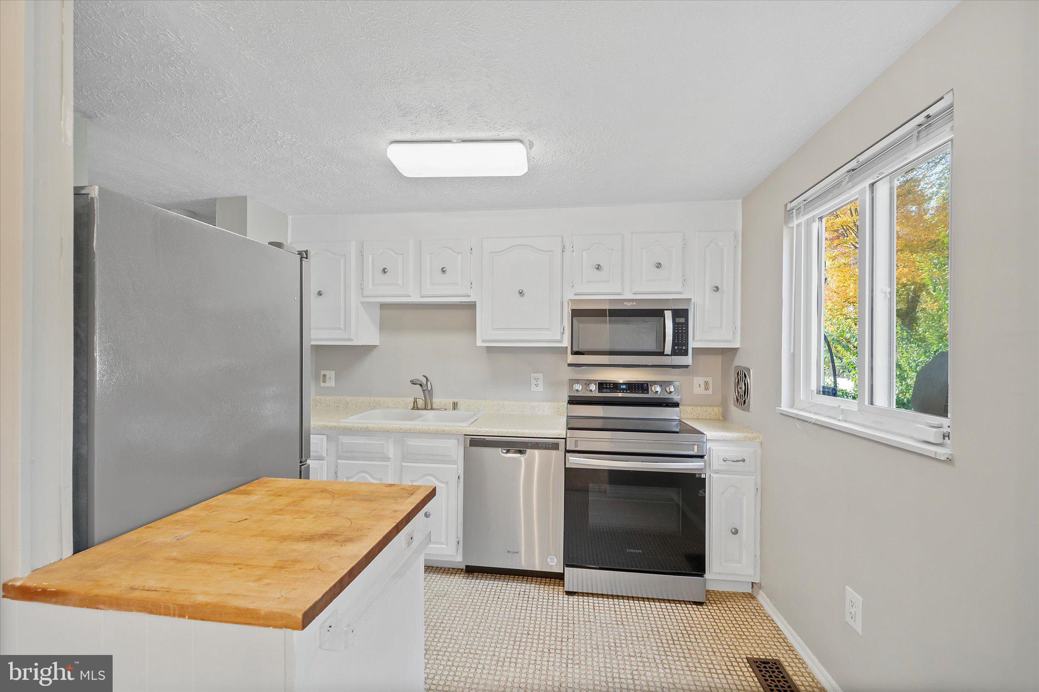 CARDINAL ESTATES - Residential