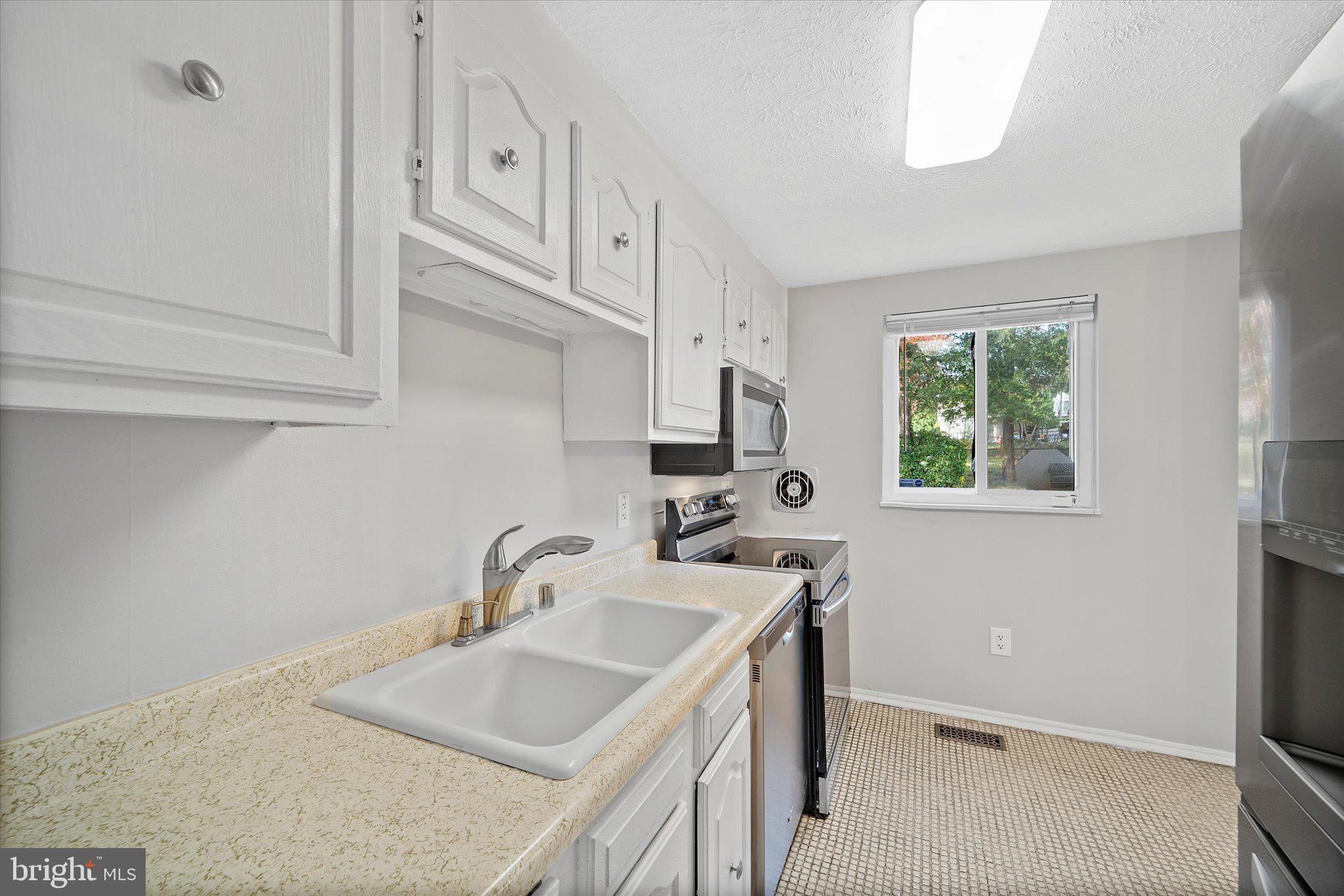 CARDINAL ESTATES - Residential