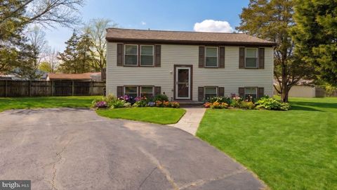 Photo of 1245 Wilshire Drive, HERNDON, VA 20170 (MLS # VAFX2306018)