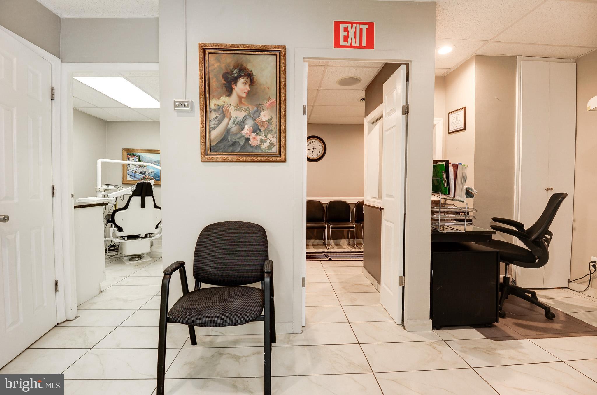CENTRAL - Commercial Sale