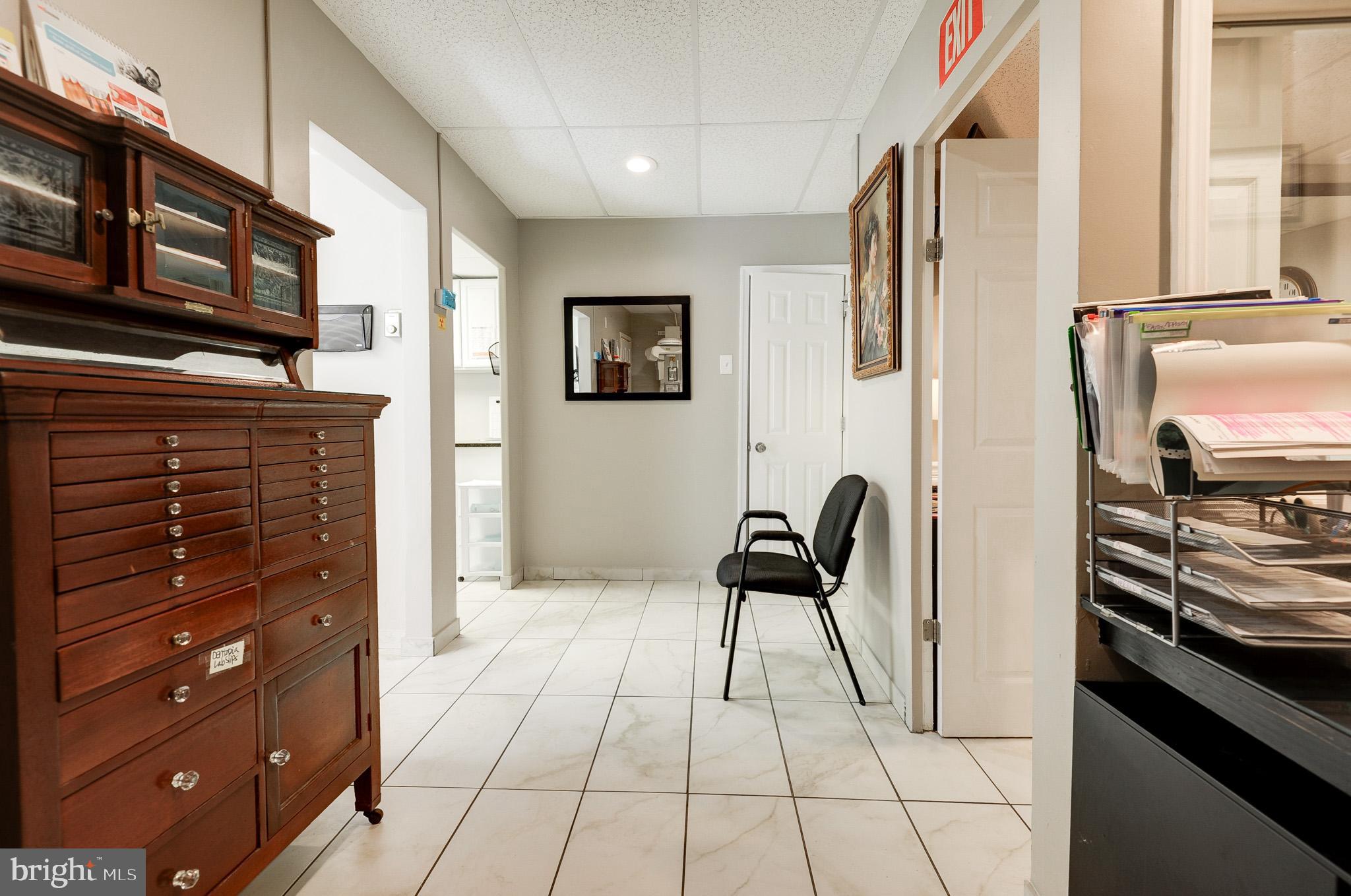 CENTRAL - Commercial Sale
