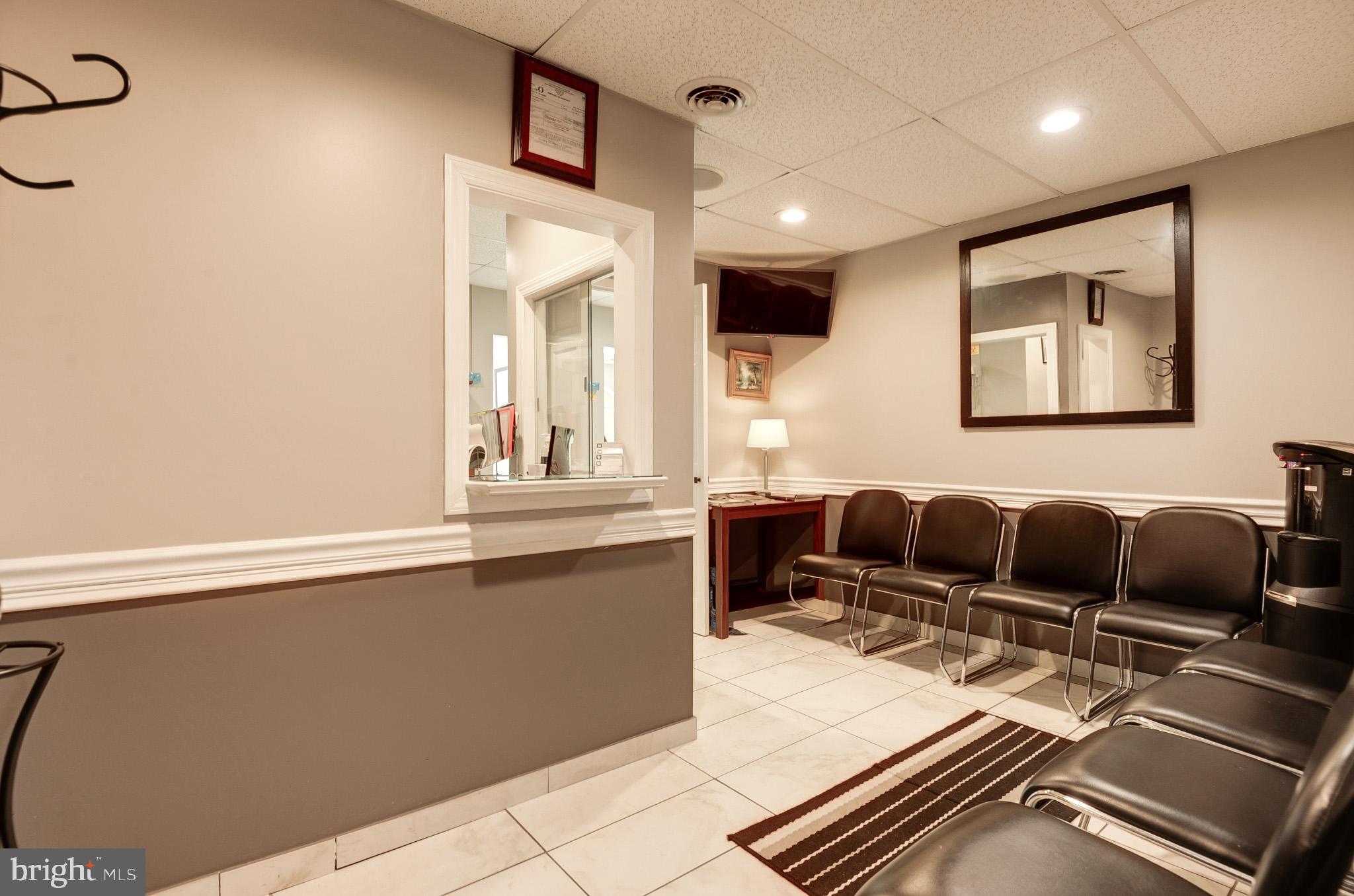 CENTRAL - Commercial Sale