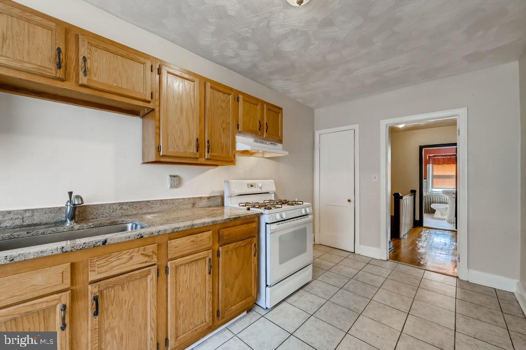 EDMONDSON VIILLAGE - Residential Lease