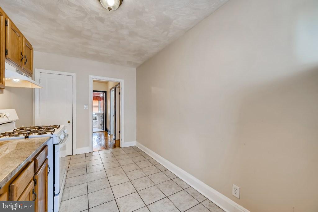 EDMONDSON VIILLAGE - Residential Lease