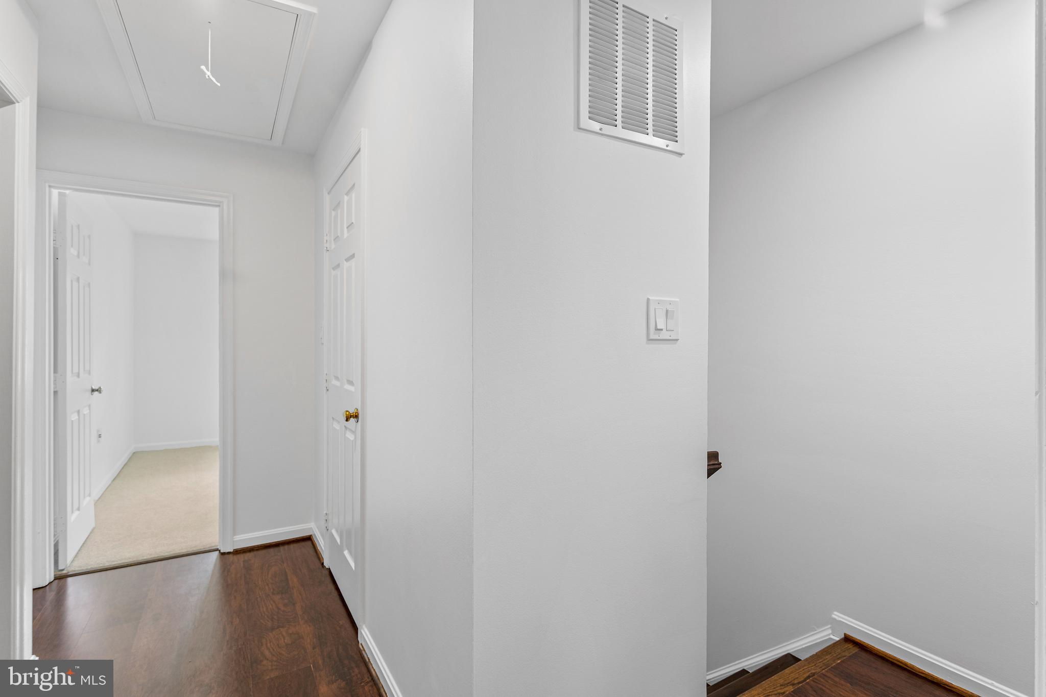 WOODED GLEN - Residential