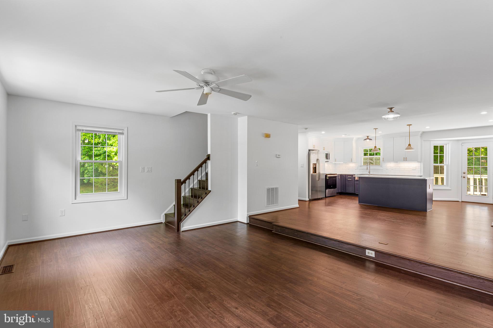 WOODED GLEN - Residential