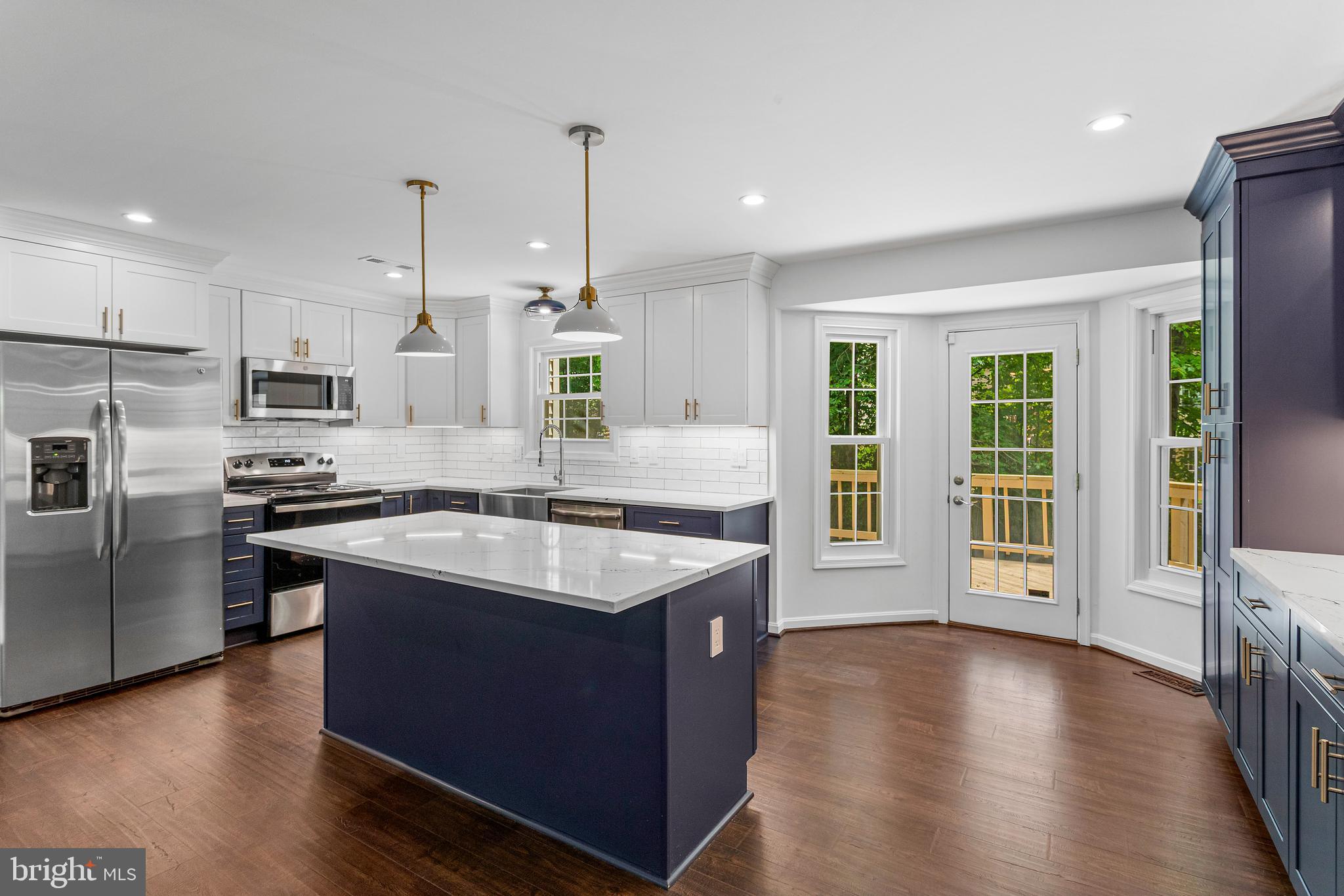 WOODED GLEN - Residential