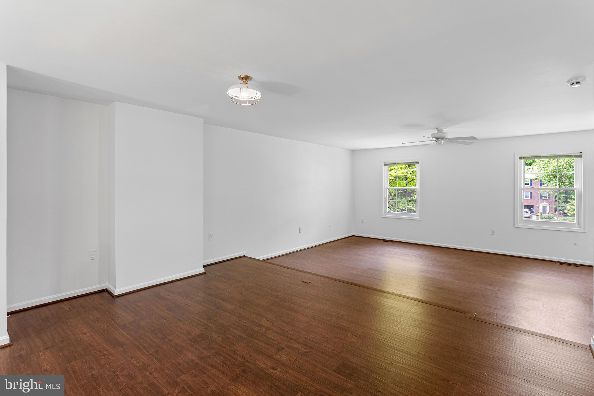 WOODED GLEN - Residential