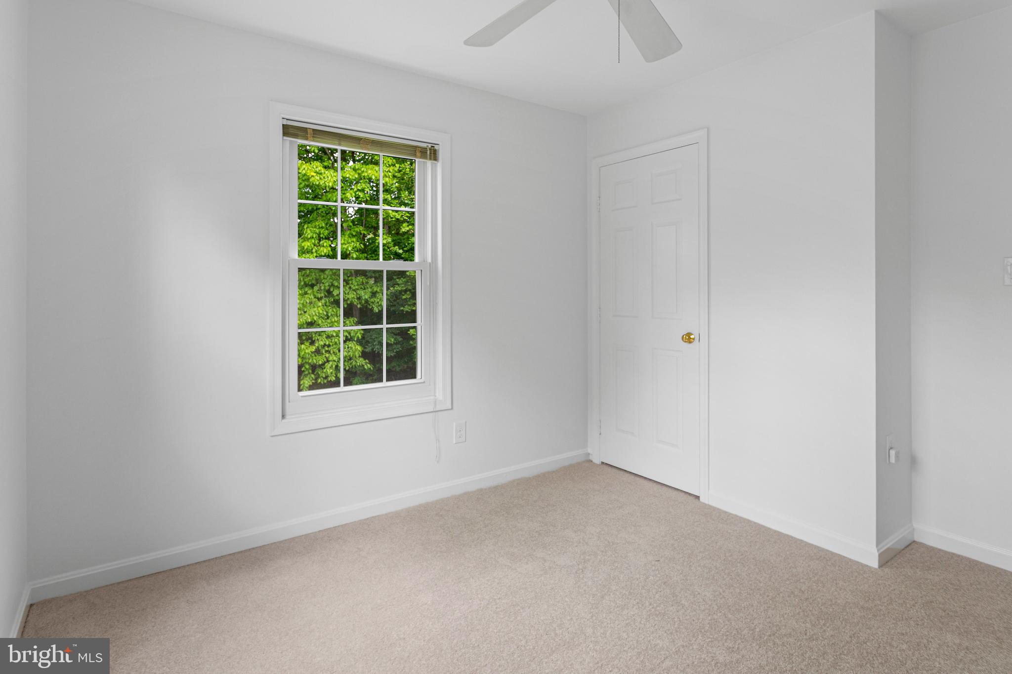 WOODED GLEN - Residential