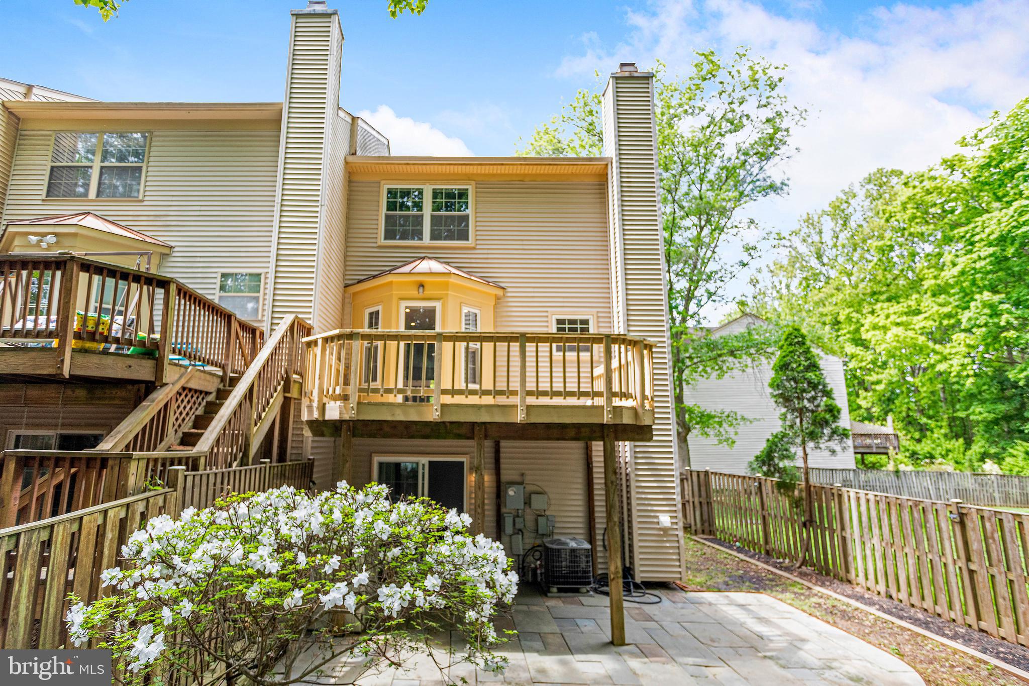 WOODED GLEN - Residential