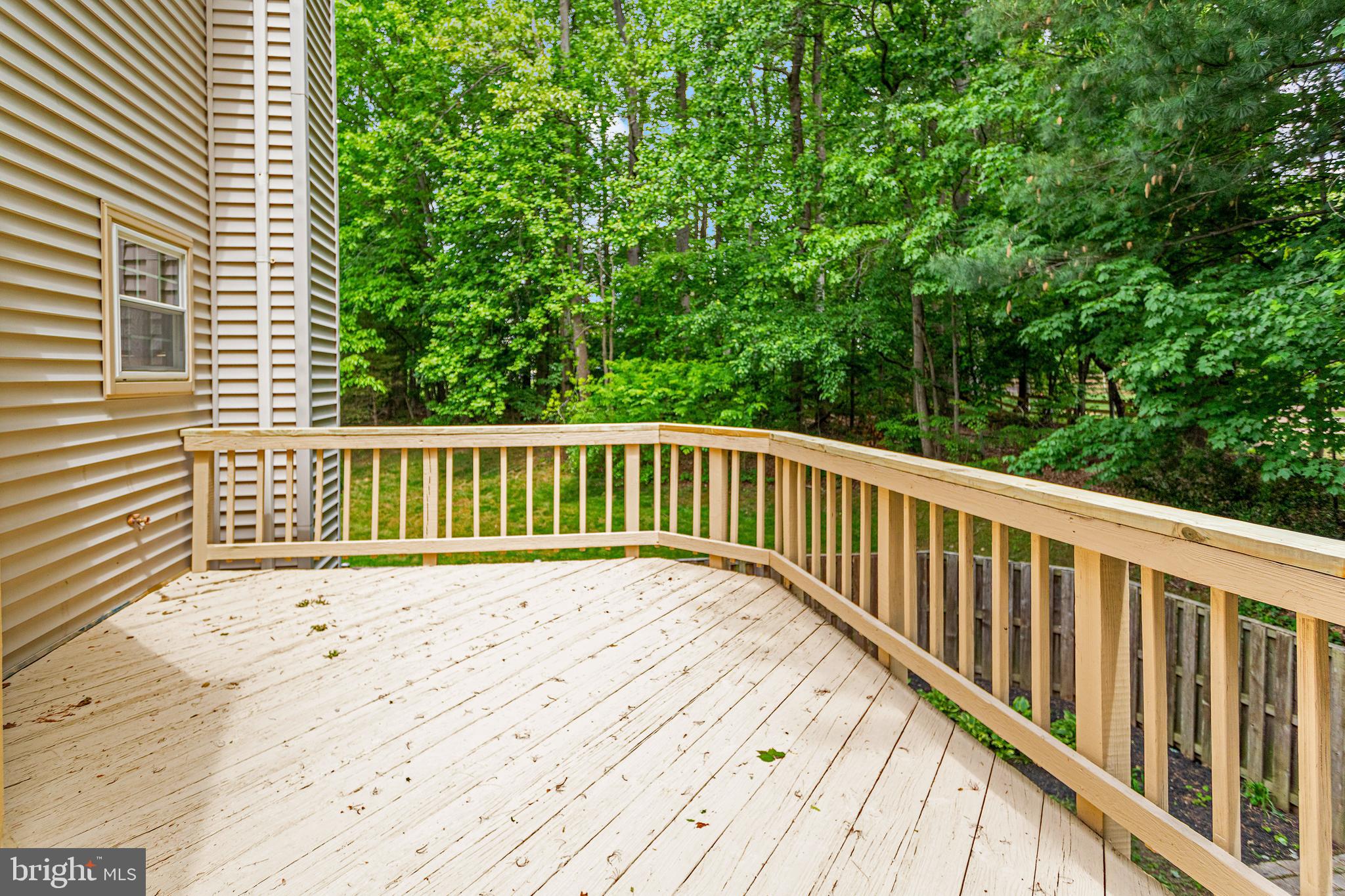 WOODED GLEN - Residential