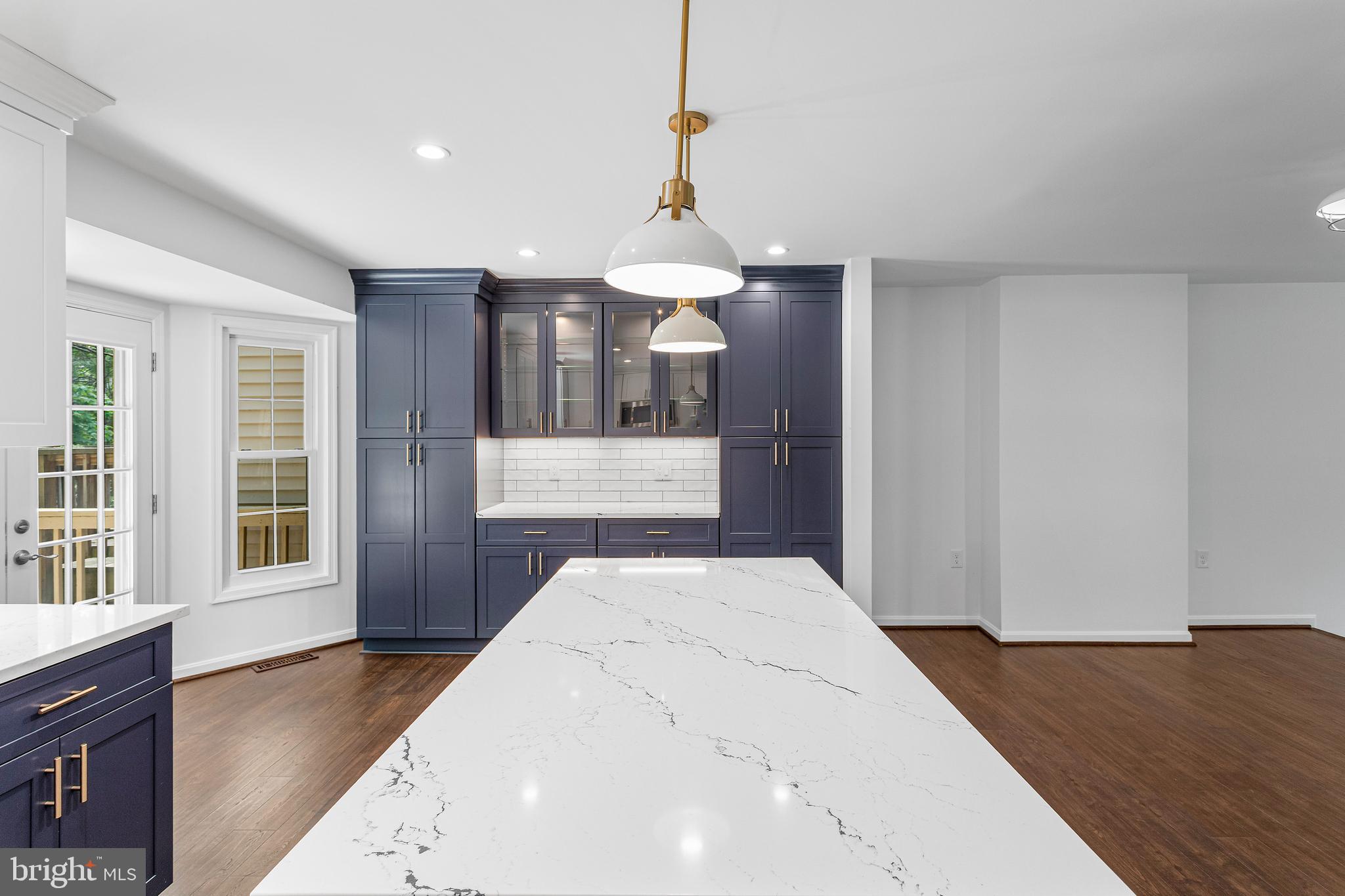 WOODED GLEN - Residential