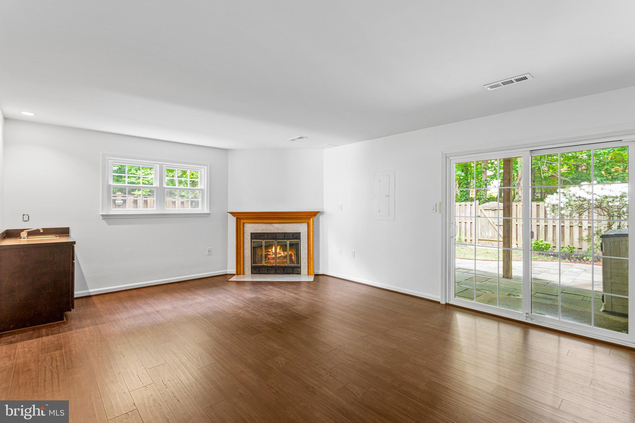 WOODED GLEN - Residential