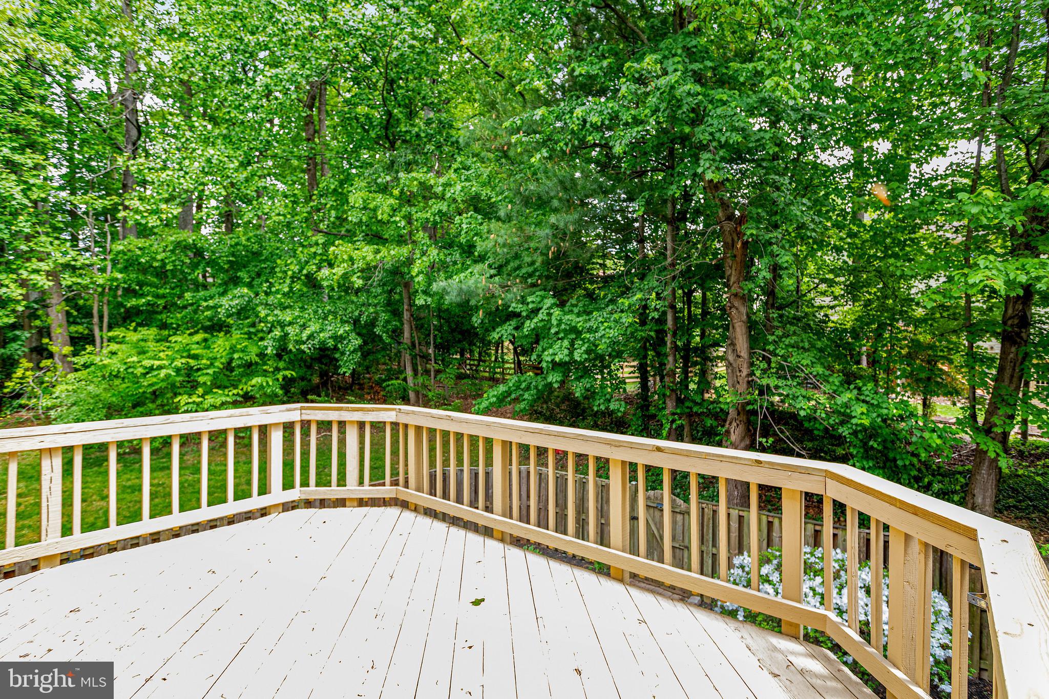 WOODED GLEN - Residential