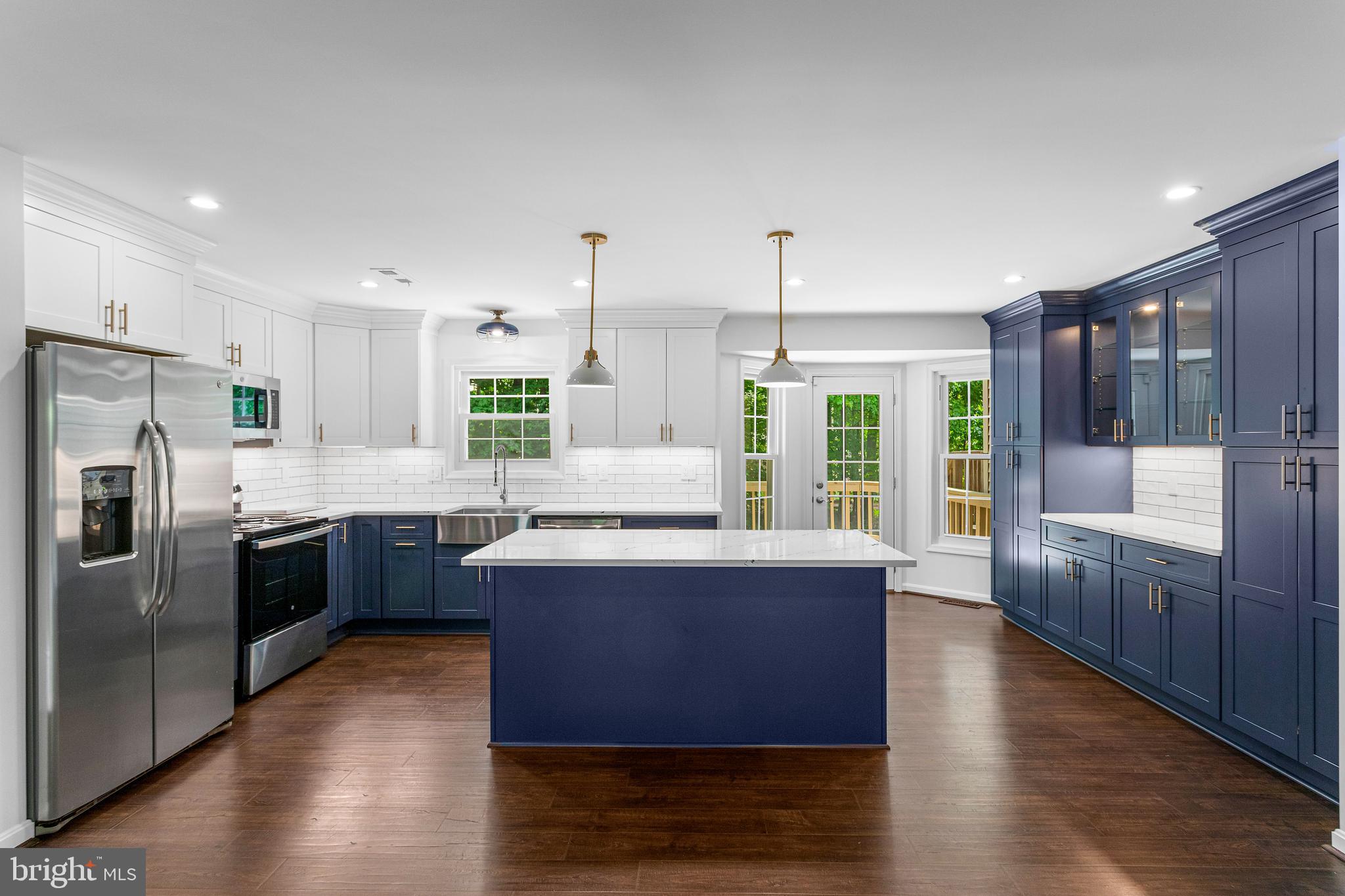 WOODED GLEN - Residential