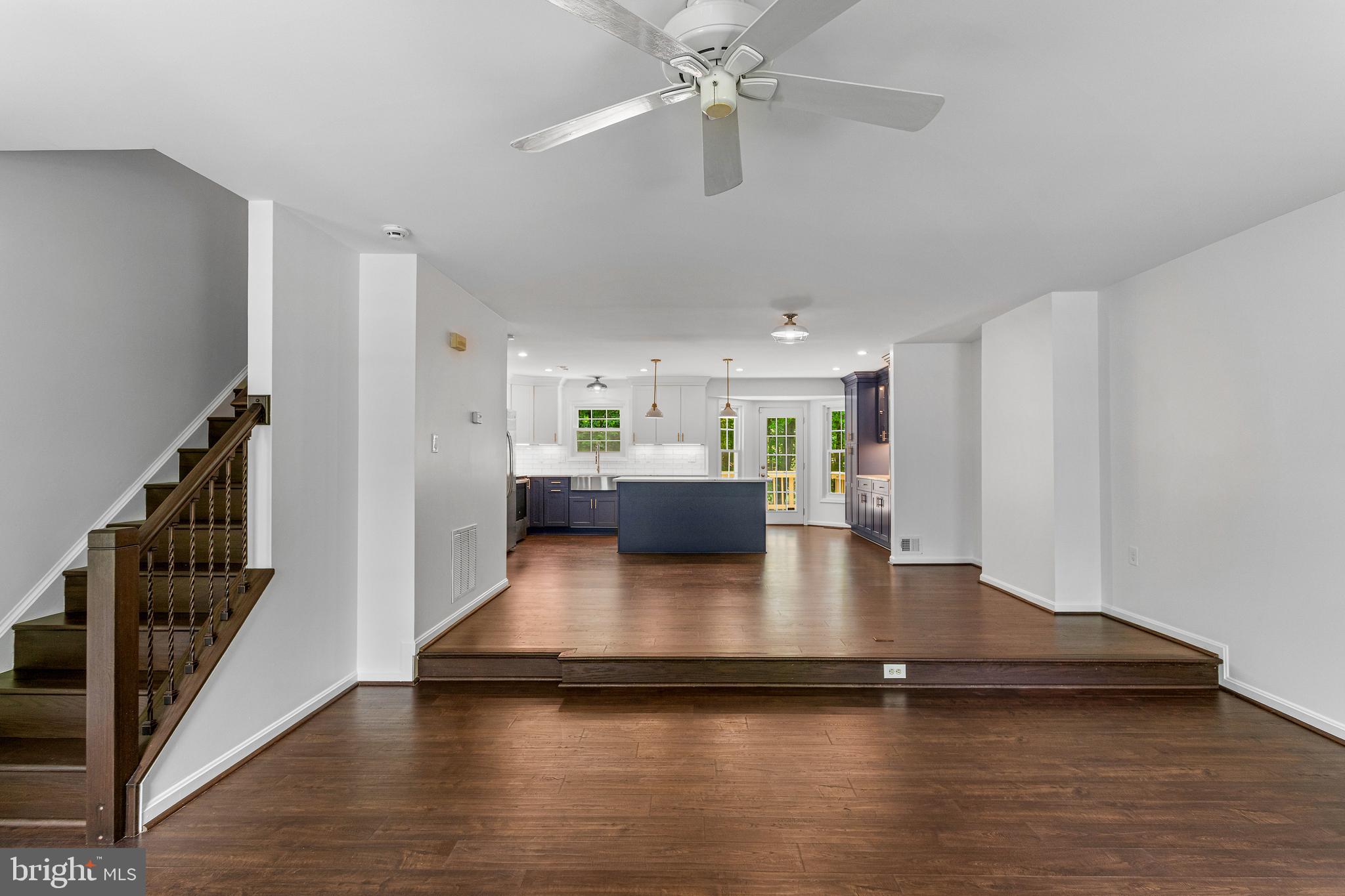 WOODED GLEN - Residential