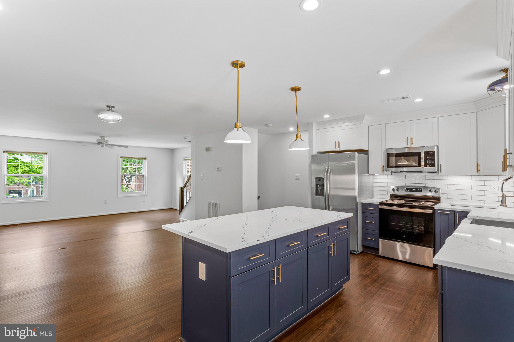 WOODED GLEN - Residential
