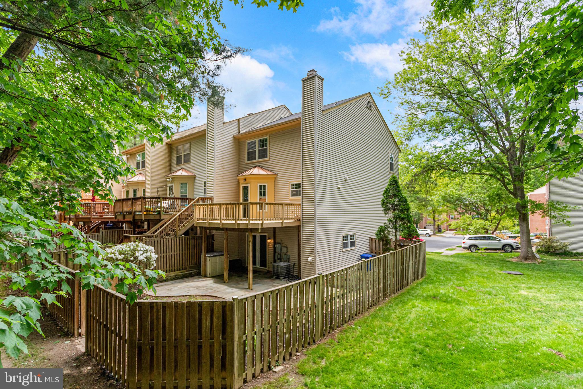 WOODED GLEN - Residential